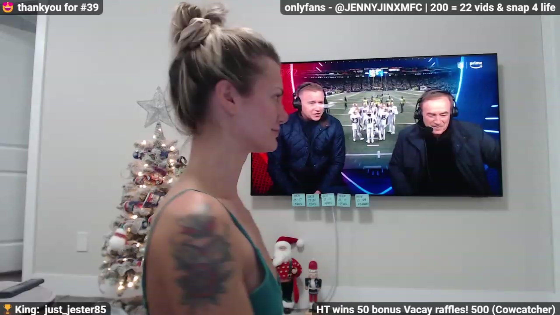 Gallery image thumbnail from Jennnay's myfreecams stream on, 12/16/2022, 01:47 image 6 of 20