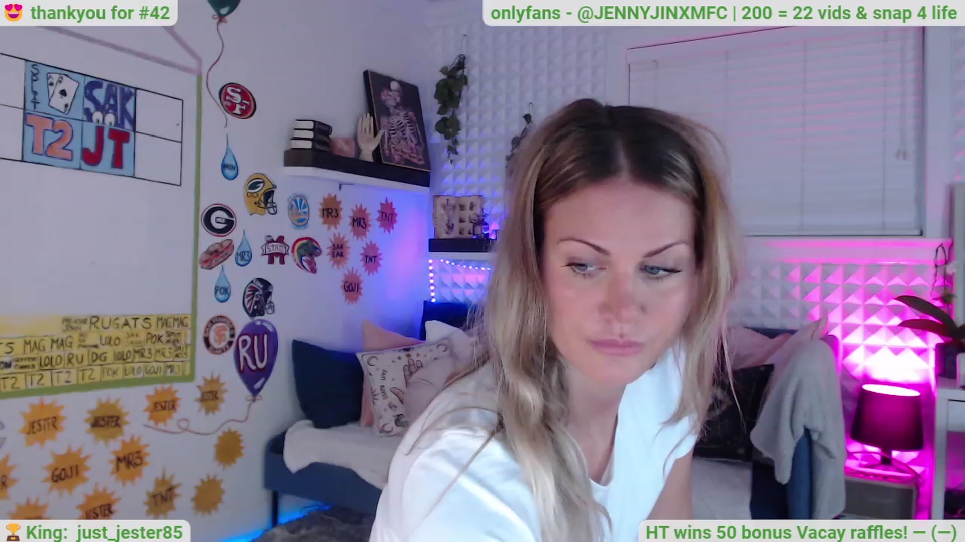Gallery image thumbnail from Jennnay's myfreecams stream on, 12/17/2022, 01:57 image 1 of 20