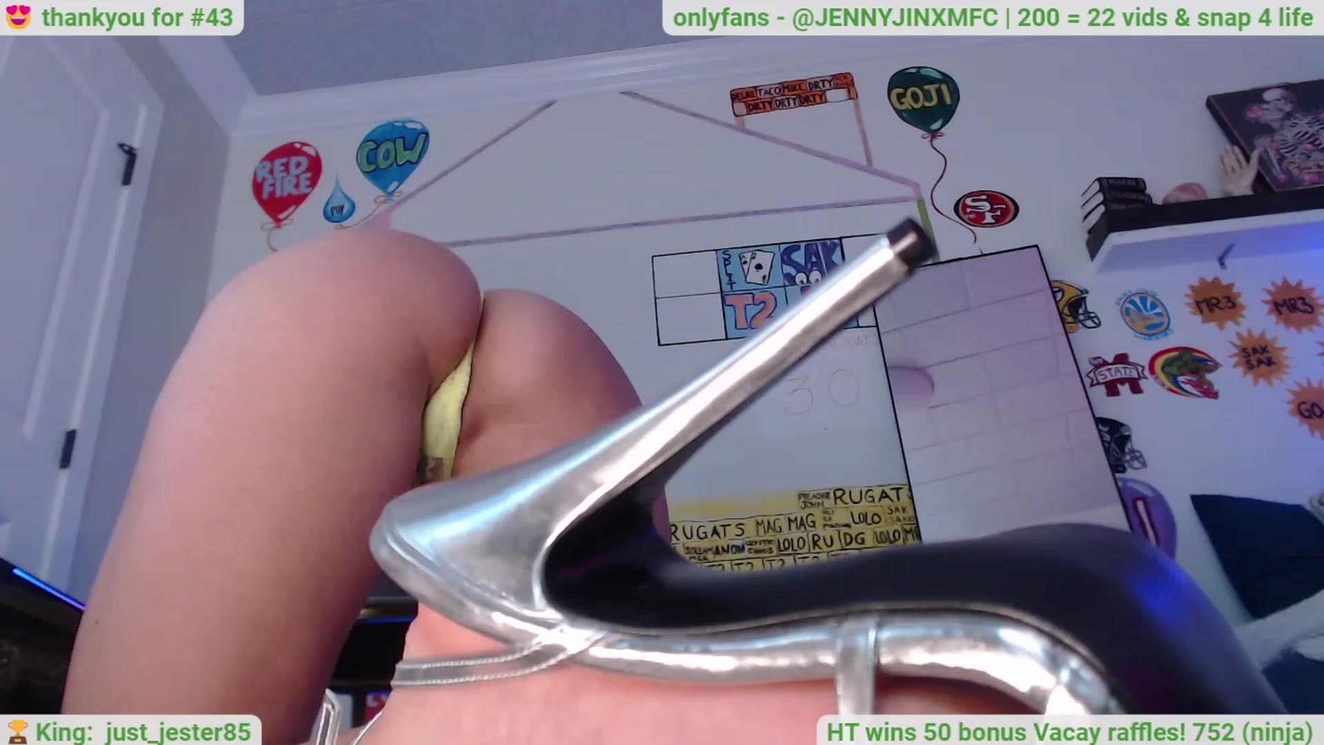 Gallery image thumbnail from Jennnay's myfreecams stream on, 12/17/2022, 01:57 image 16 of 20