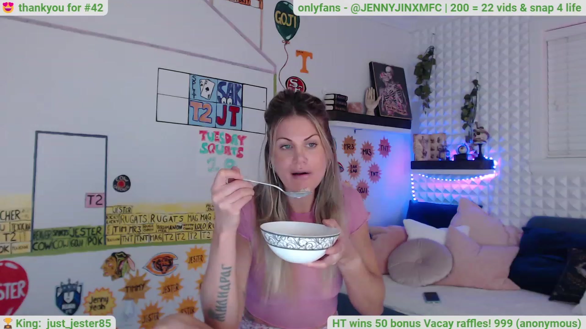Gallery image thumbnail from Jennnay's myfreecams stream on, 12/21/2022, 05:38 image 4 of 20