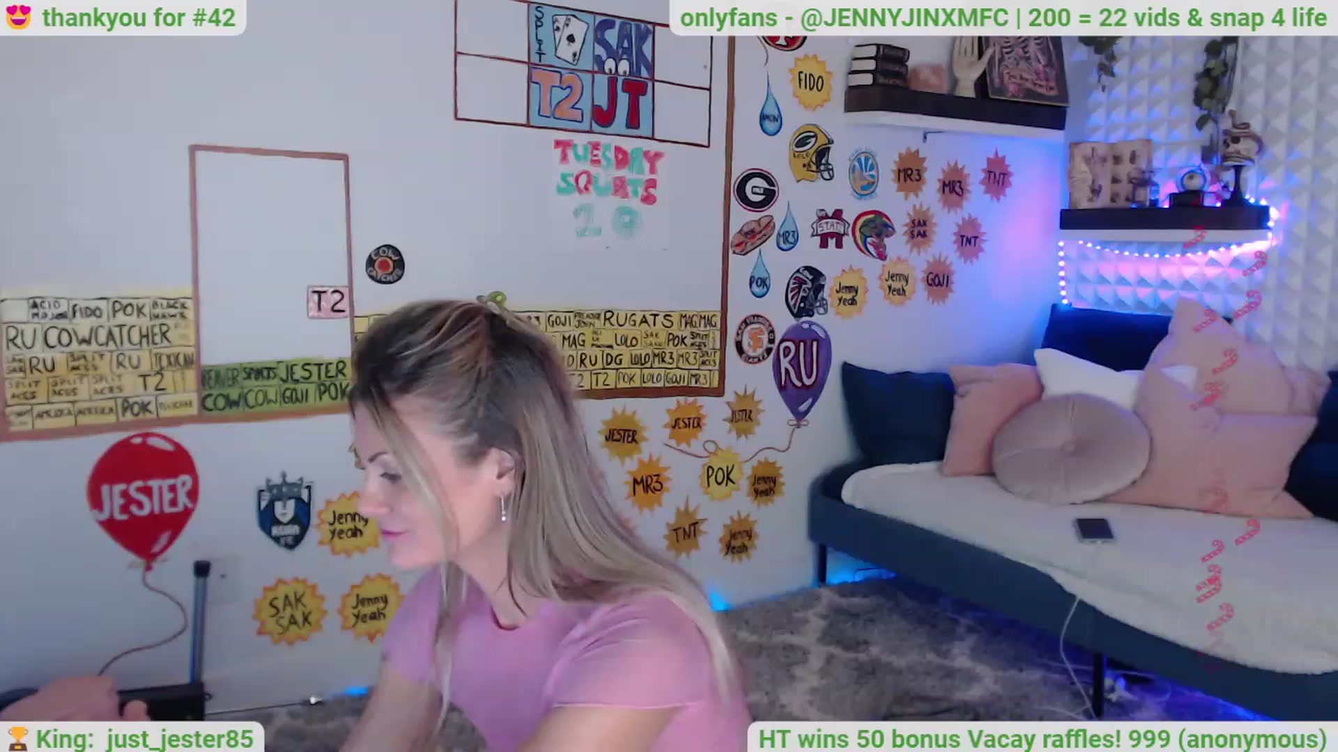 Gallery image thumbnail from Jennnay's myfreecams stream on, 12/21/2022, 05:38 image 12 of 20