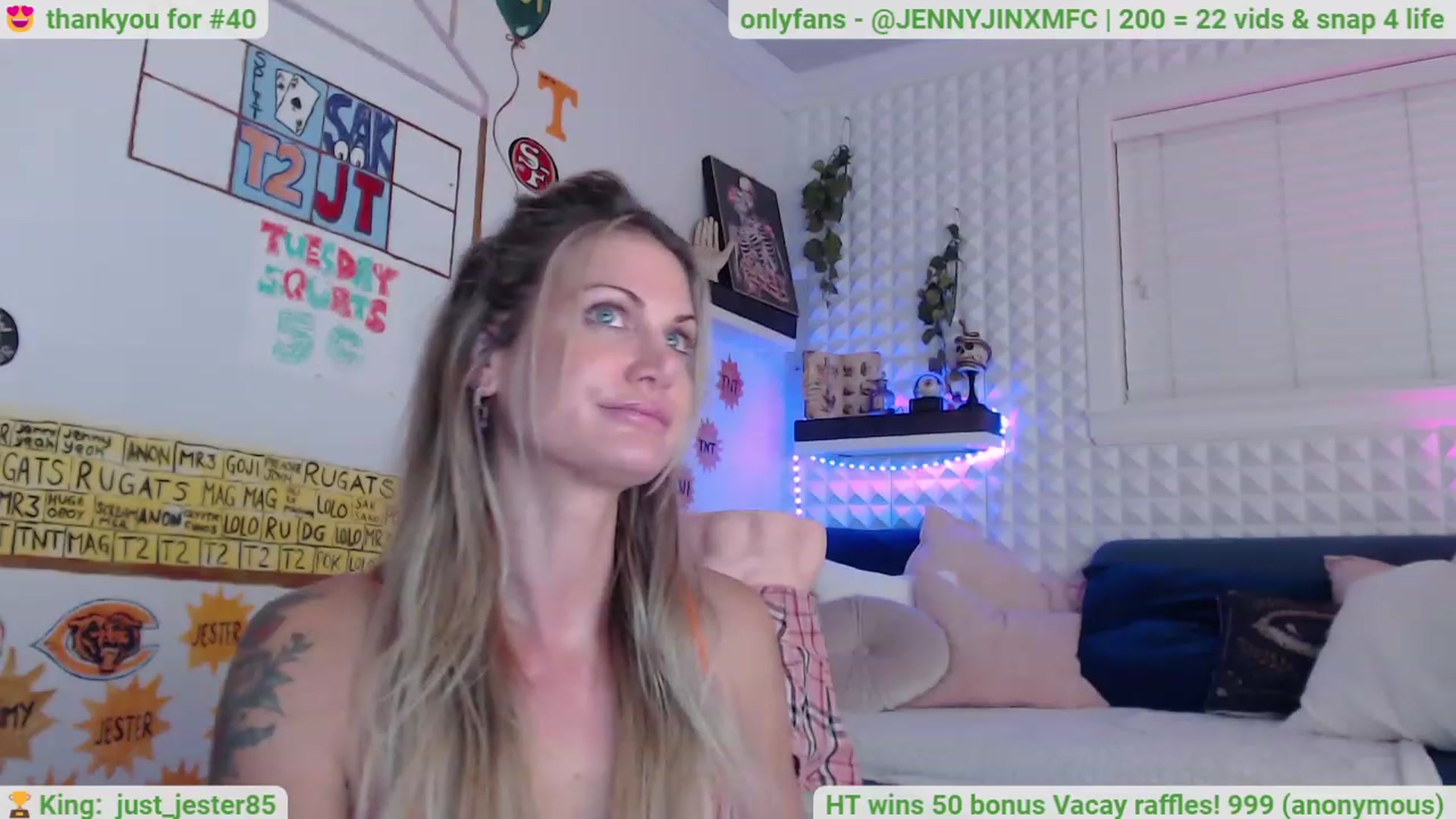 Gallery image thumbnail from Jennnay's myfreecams stream on, 12/21/2022, 06:22 image 18 of 20