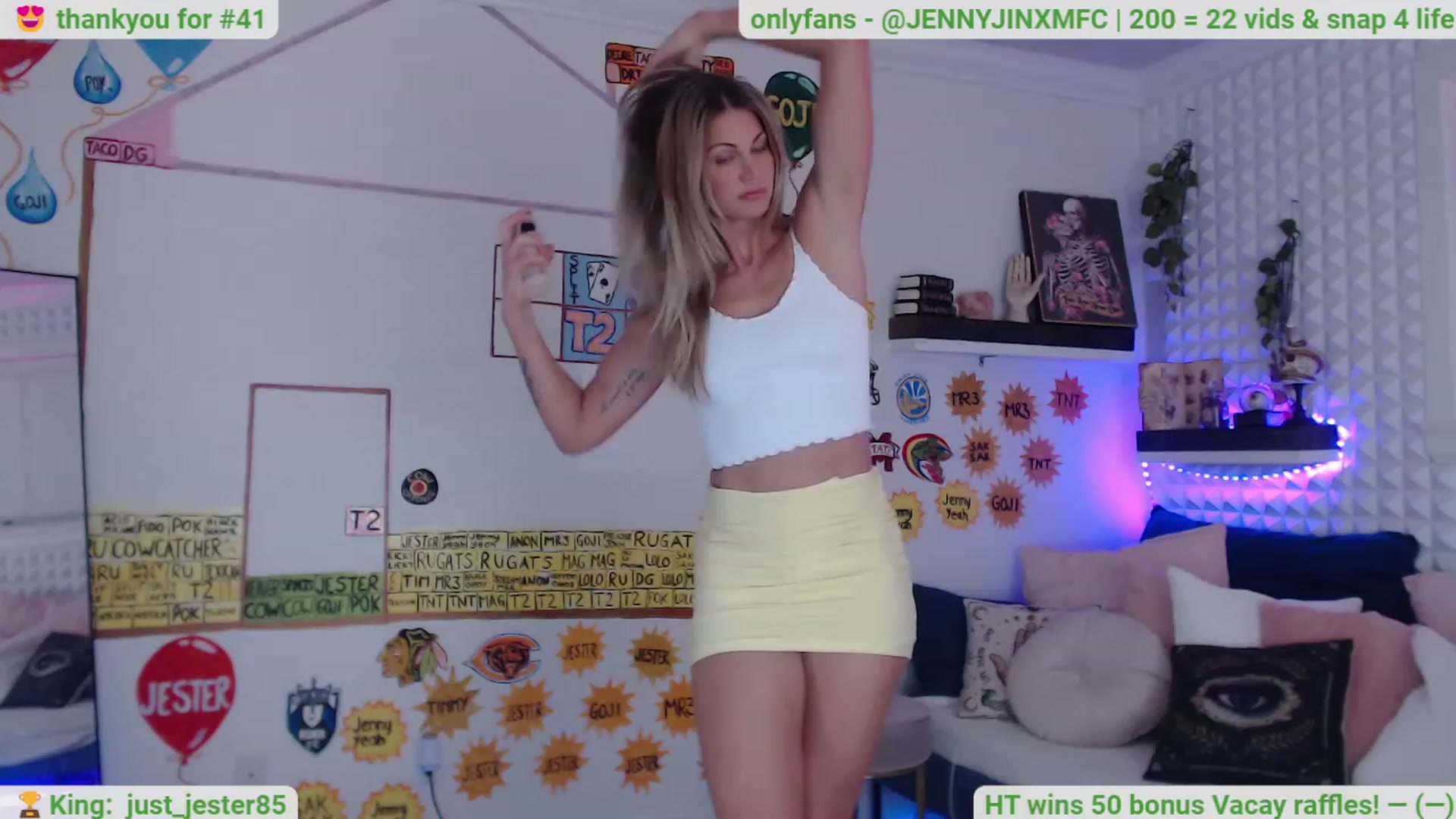 Gallery image thumbnail from Jennnay's myfreecams stream on, 12/23/2022, 03:44 image 2 of 20