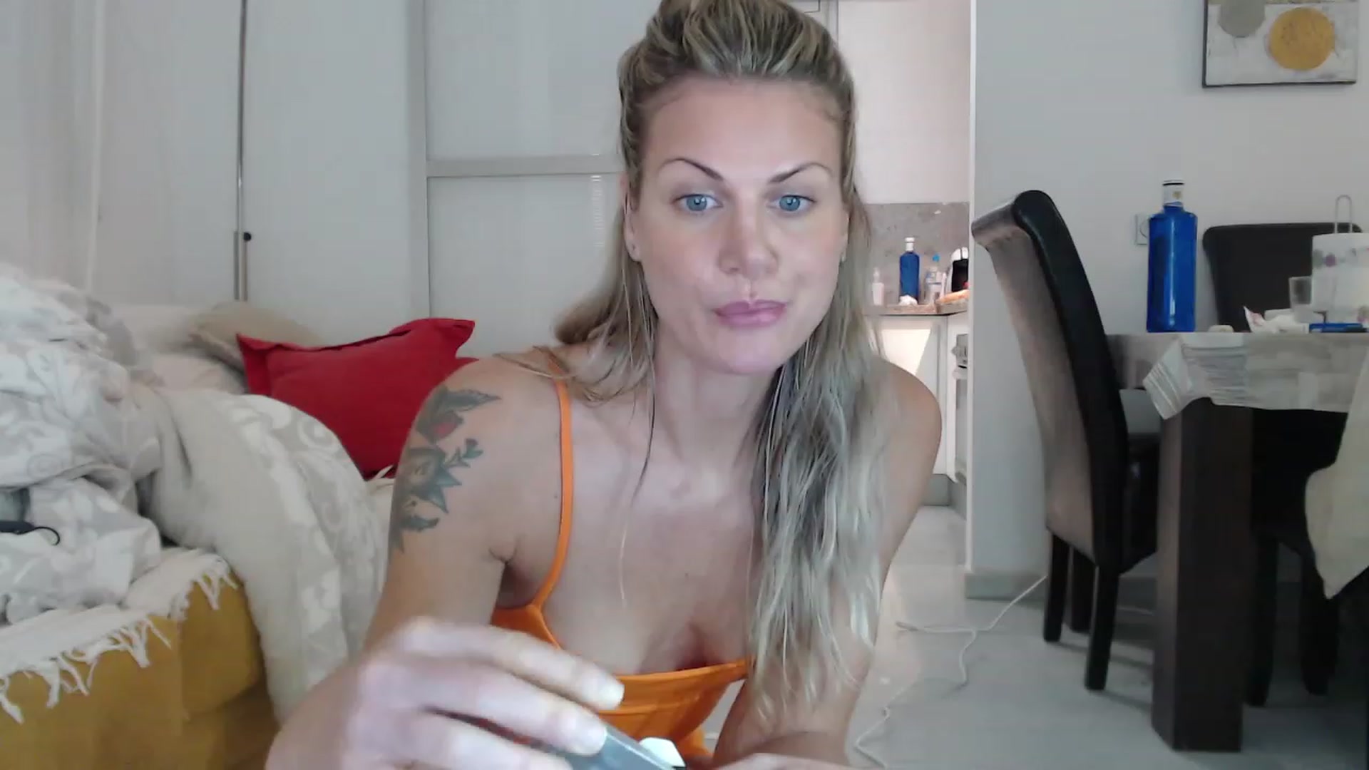 Gallery image thumbnail from Jennnay's myfreecams stream on, 01/03/2023, 07:18 image 10 of 20