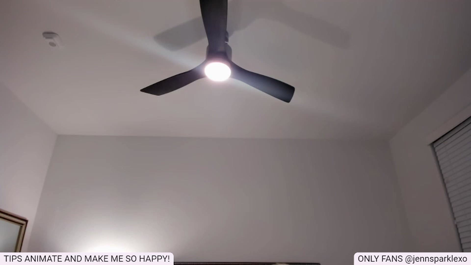Gallery image thumbnail from Jennsparklexo's myfreecams stream on, 03/29/2023, 09:17 image 10 of 20