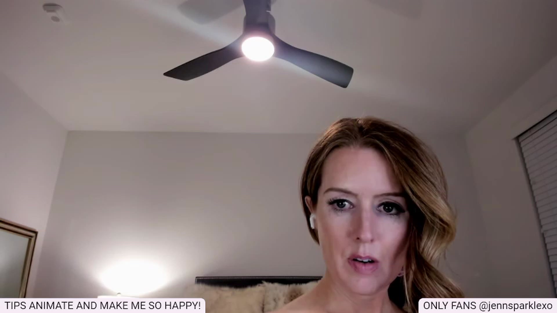 Gallery image thumbnail from Jennsparklexo's myfreecams stream on, 03/29/2023, 09:17 image 8 of 20