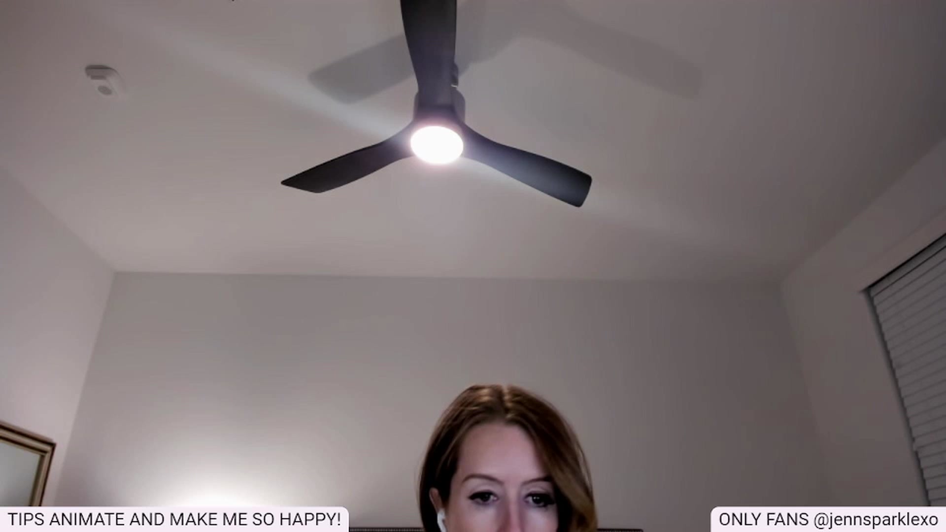 Gallery image thumbnail from Jennsparklexo's myfreecams stream on, 03/29/2023, 09:17 image 16 of 20