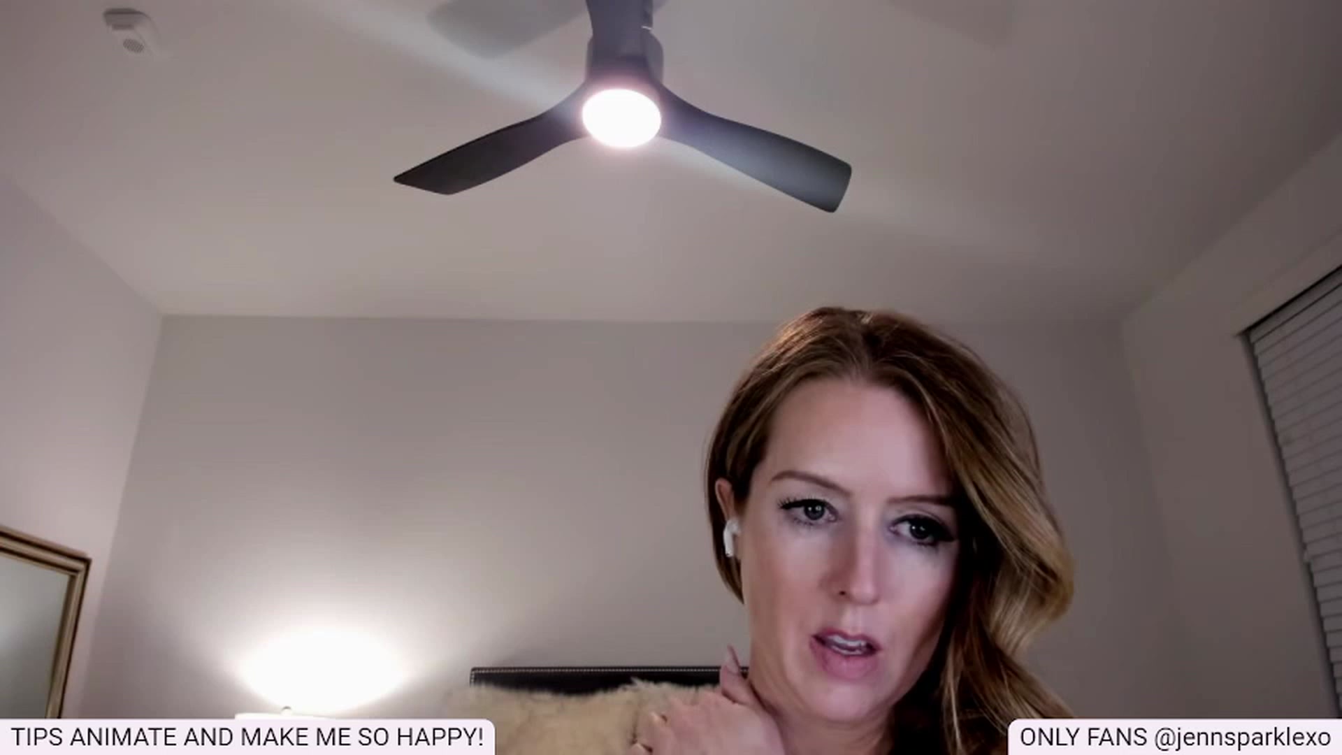 Gallery image thumbnail from Jennsparklexo's myfreecams stream on, 03/29/2023, 09:17 image 9 of 20