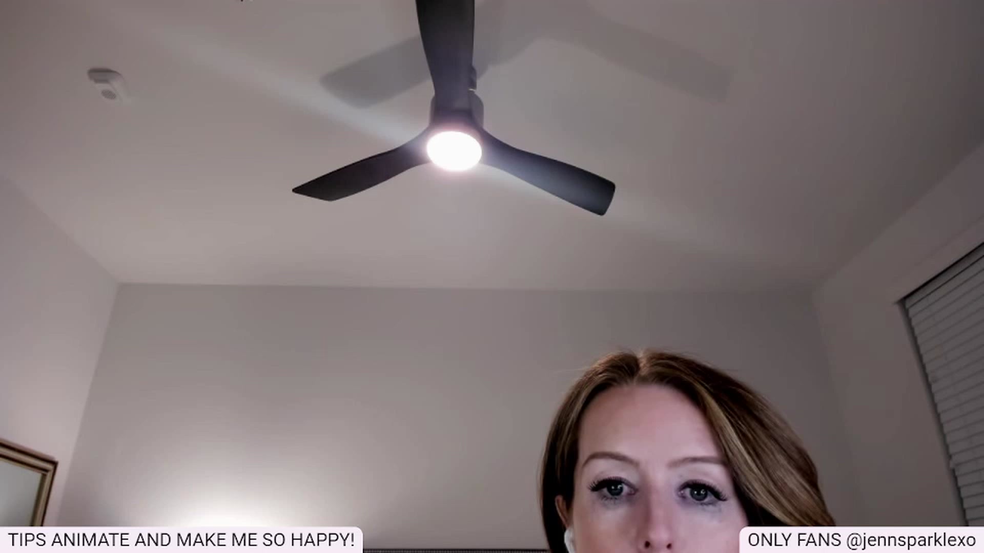 Gallery image thumbnail from Jennsparklexo's myfreecams stream on, 03/29/2023, 09:17 image 18 of 20