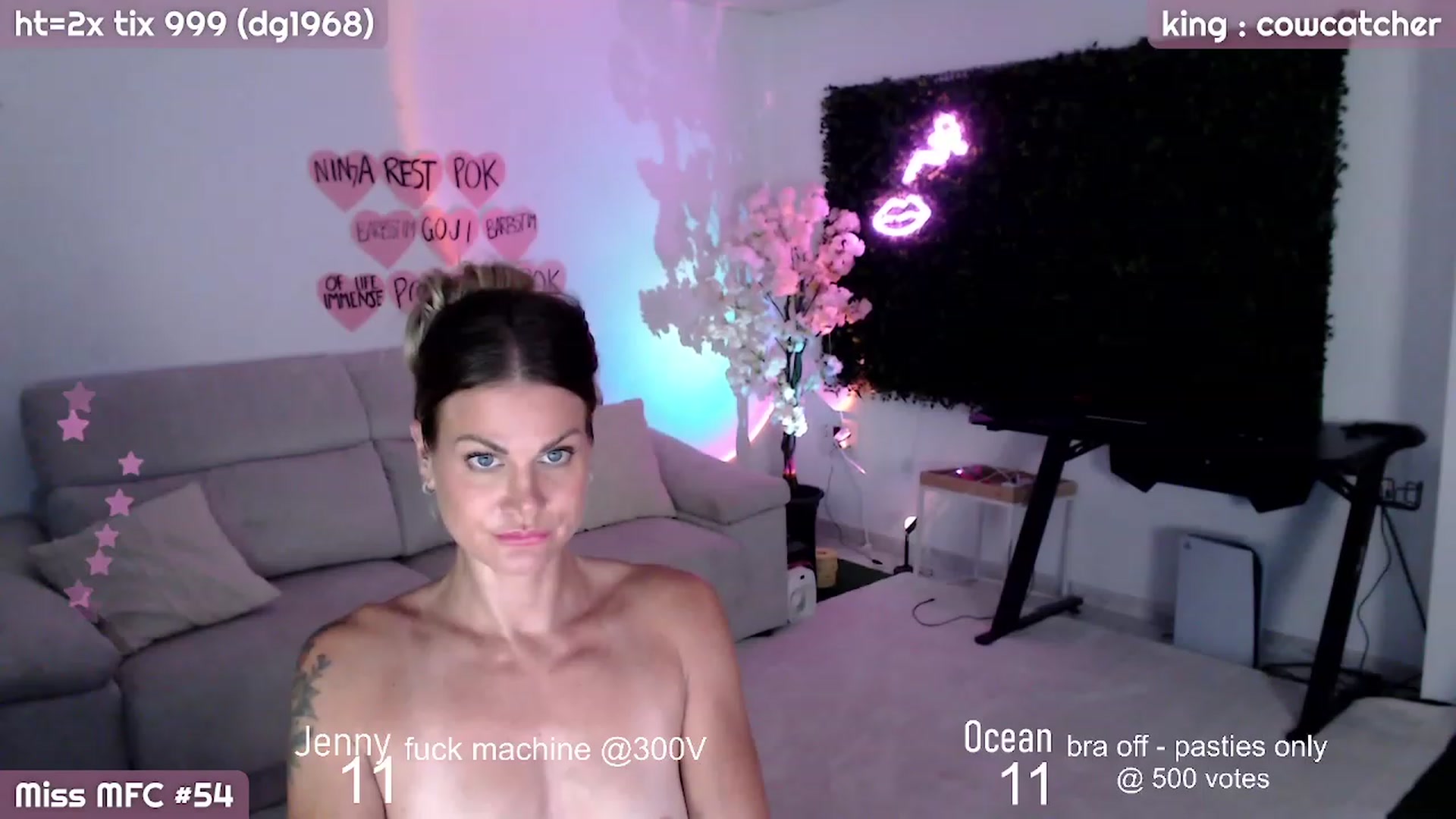 Gallery image thumbnail from JennyAndOcean's myfreecams stream on, 09/29/2023, 21:24 image 13 of 20