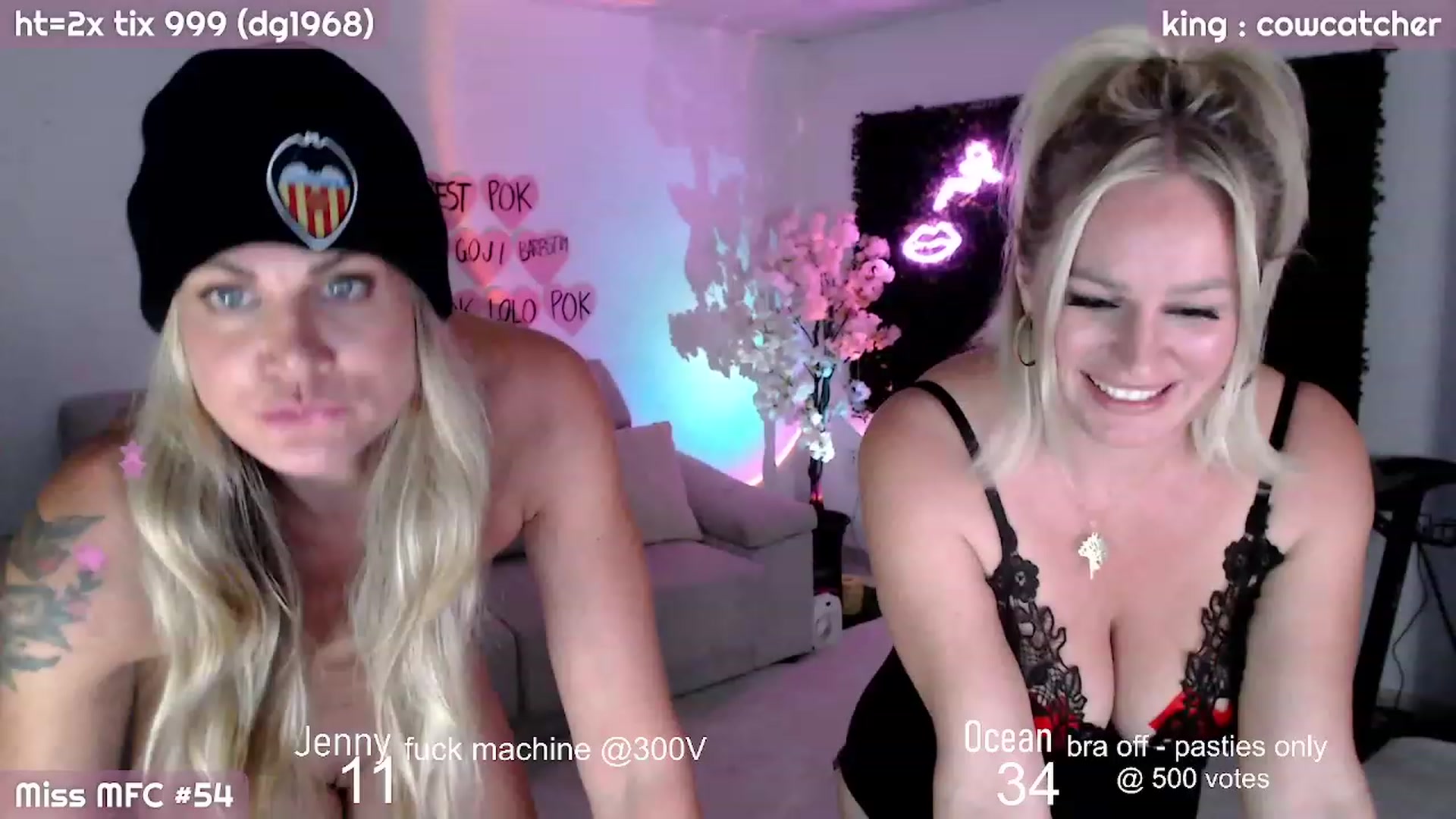 Gallery image thumbnail from JennyAndOcean's myfreecams stream on, 09/29/2023, 21:24 image 18 of 20