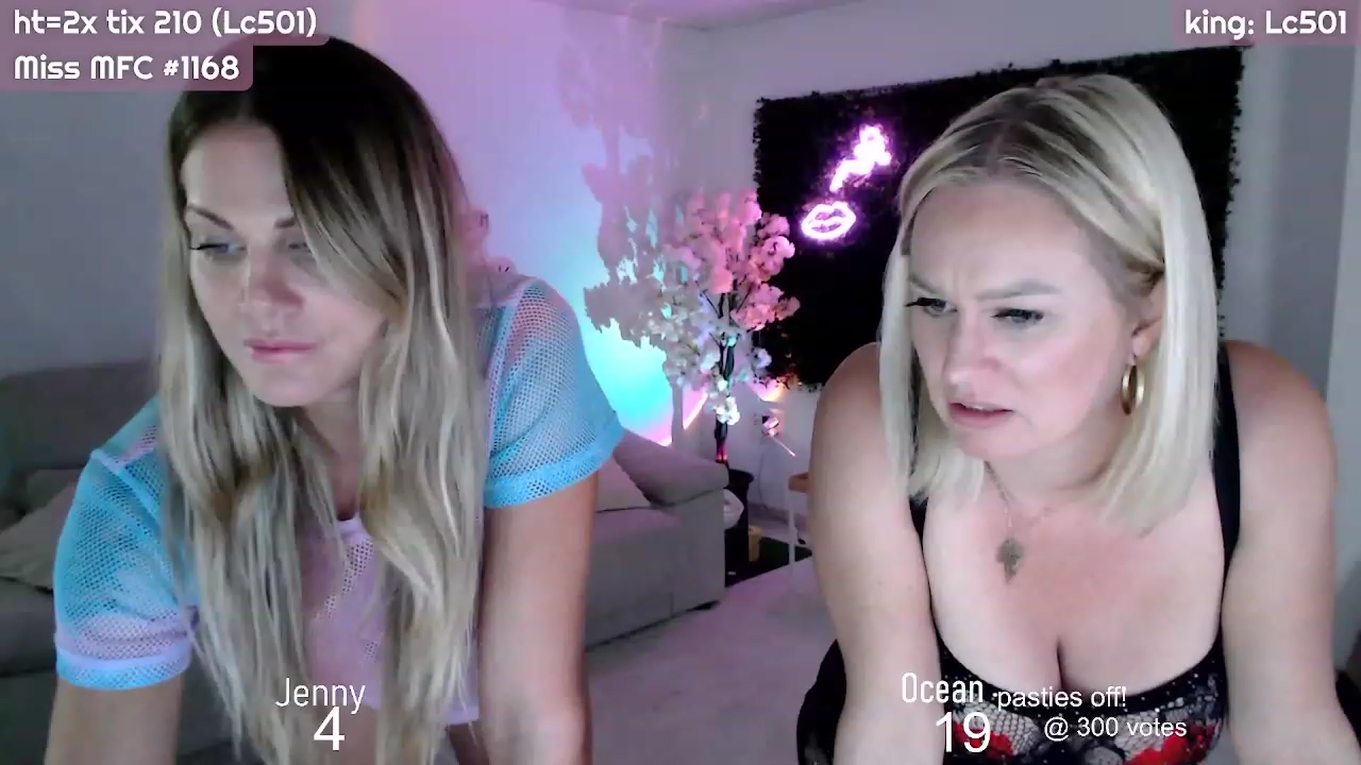 Gallery image thumbnail from JennyAndOcean's myfreecams stream on, 10/01/2023, 22:19 image 19 of 20
