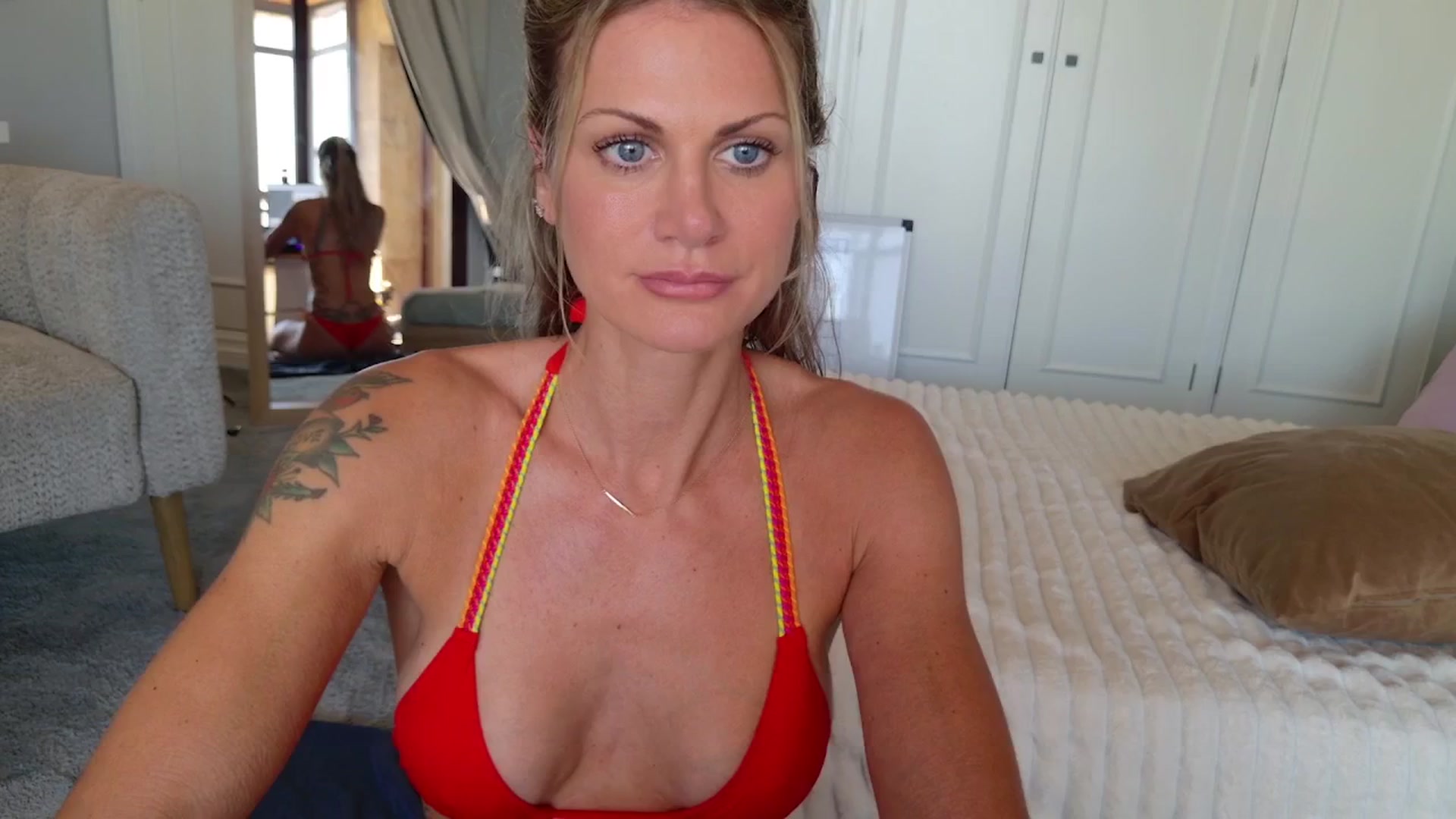 Gallery image thumbnail from JennyBear's myfreecams stream on, 09/15/2025, 12:21 image 3 of 20