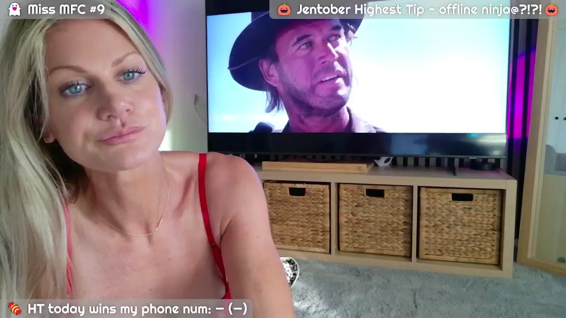 Gallery image thumbnail from JennyBear's myfreecams stream on, 10/25/2025, 08:42 image 9 of 20
