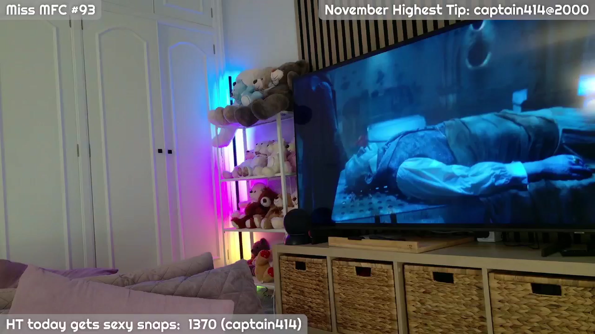 Gallery image thumbnail from JennyBear's myfreecams stream on, 11/08/2025, 06:43 image 14 of 20