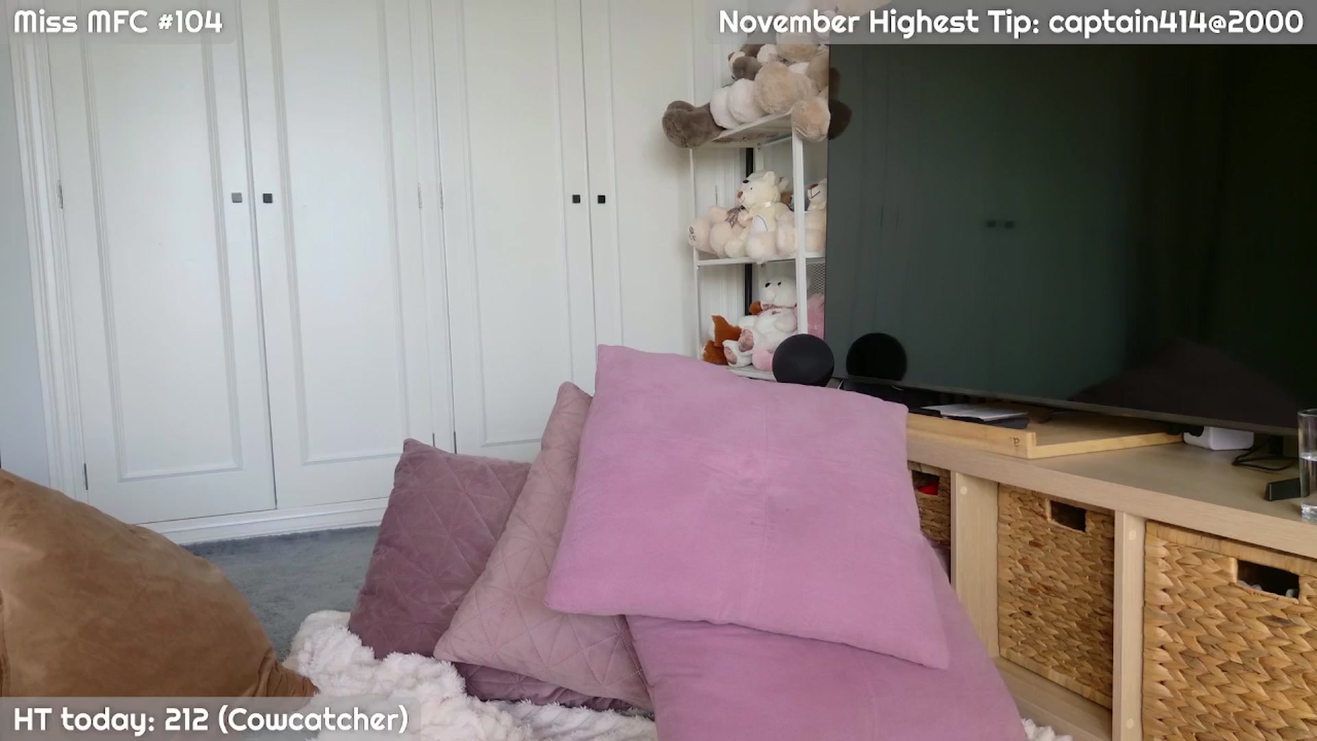 Gallery image thumbnail from JennyBear's myfreecams stream on, 11/10/2025, 14:54 image 9 of 20