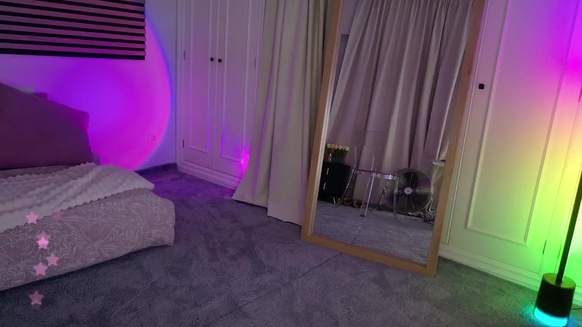 Gallery image thumbnail from JennyBear's myfreecams stream on, 11/13/2025, 22:03 image 19 of 20