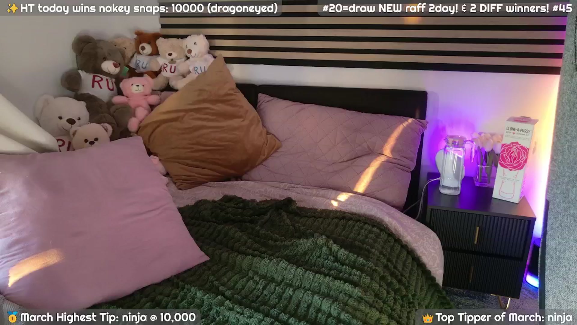 Gallery image thumbnail from JennyBear's myfreecams stream on, 03/09/2026, 07:15 image 18 of 20