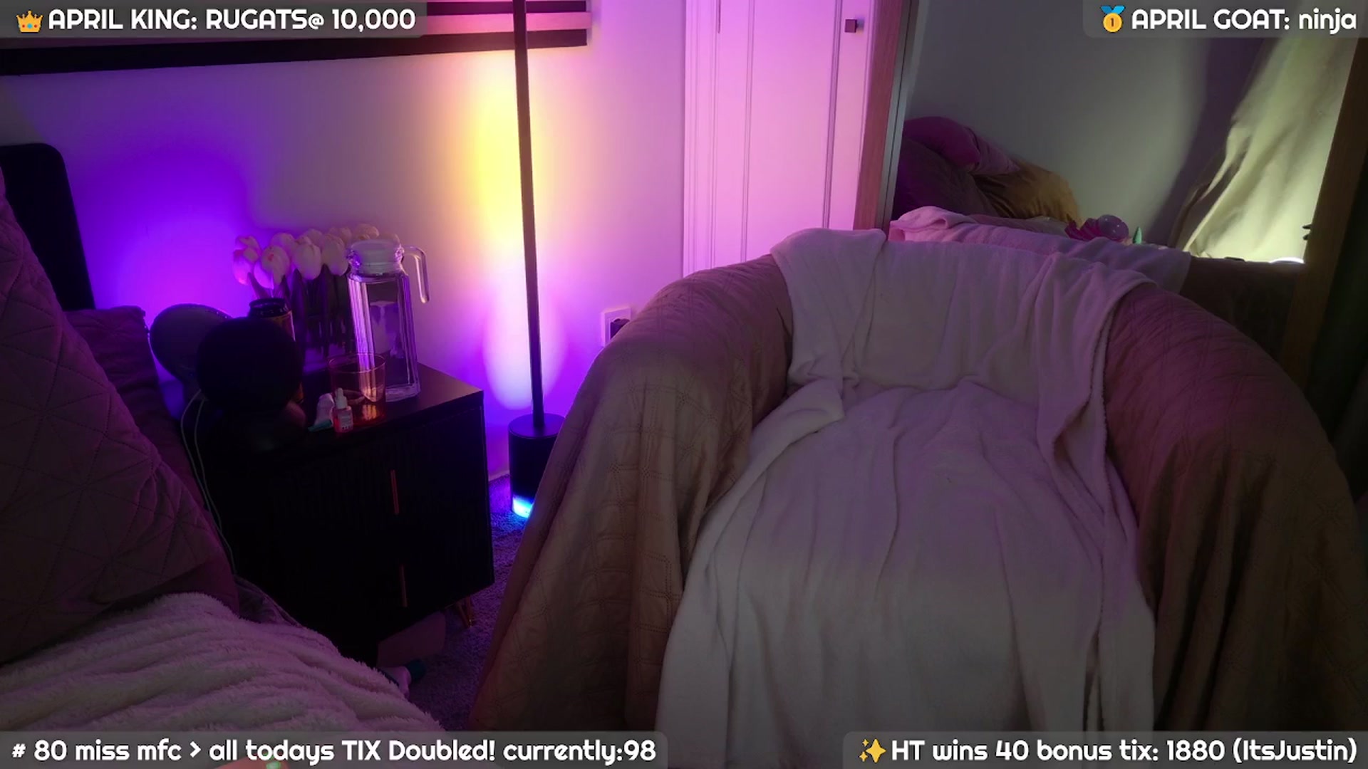 Gallery image thumbnail from JennyBear's myfreecams stream on, 04/10/2026, 01:20 image 16 of 20