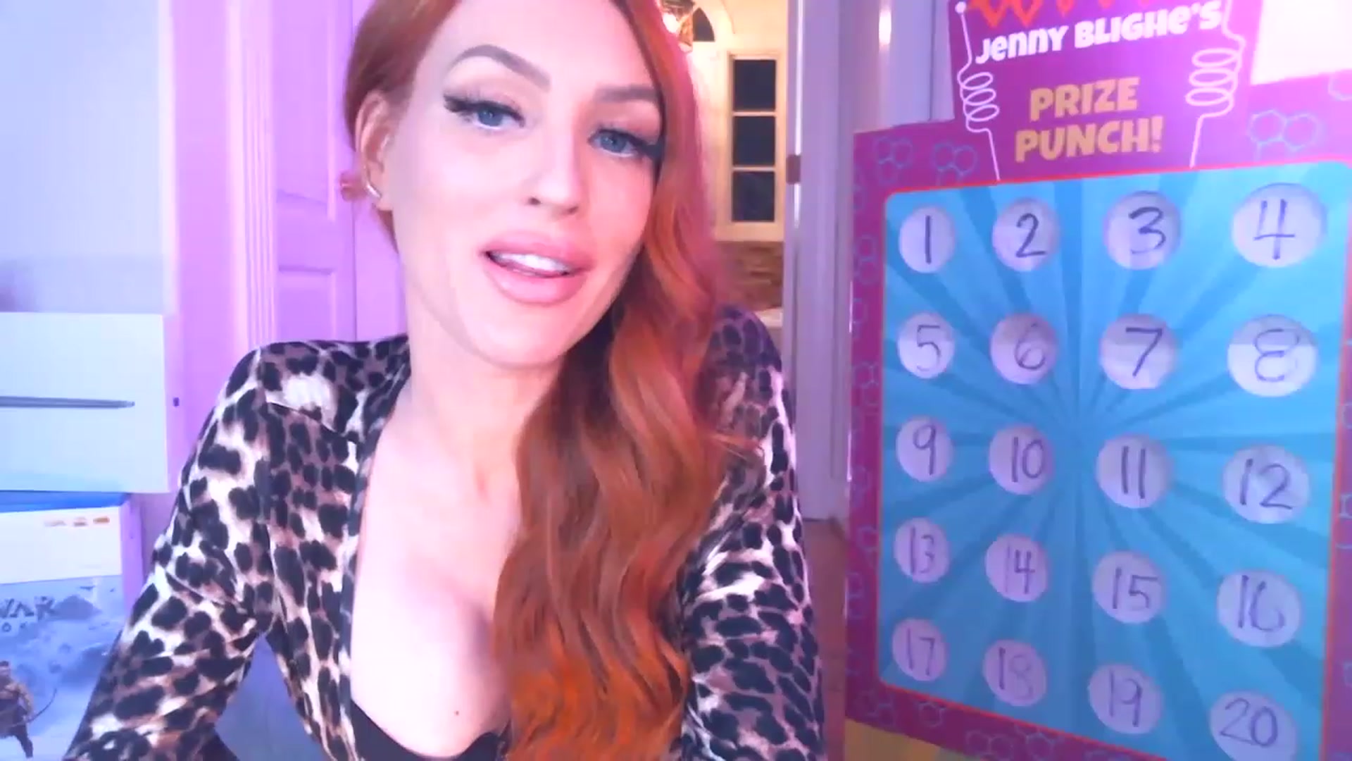 Gallery image thumbnail from JennyBlighe's myfreecams stream on, 12/09/2022, 04:38 image 6 of 20