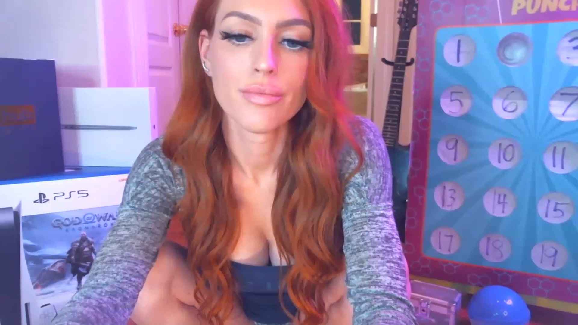 Gallery image thumbnail from JennyBlighe's myfreecams stream on, 12/10/2022, 05:36 image 1 of 20