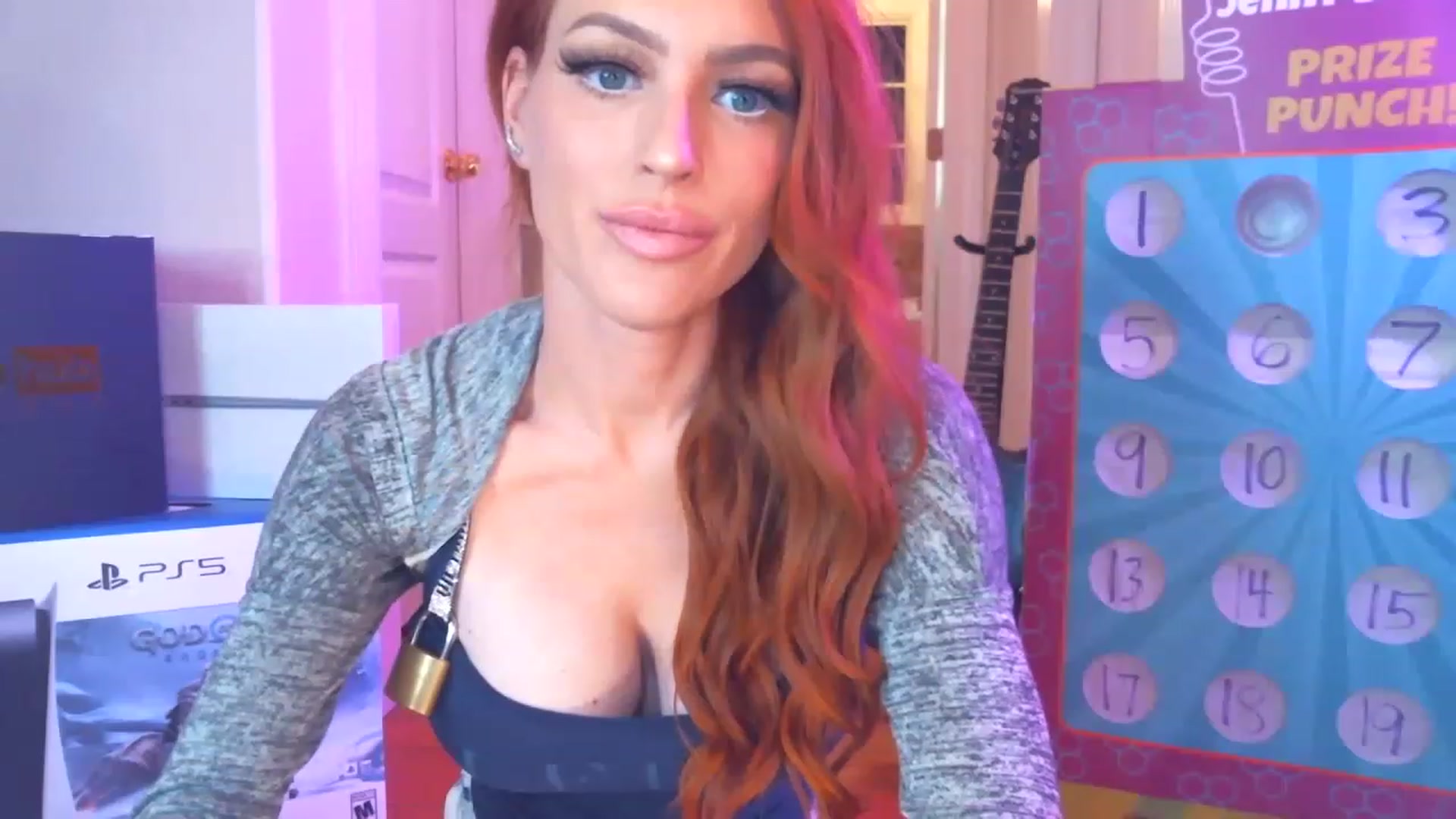 Gallery image thumbnail from JennyBlighe's myfreecams stream on, 12/10/2022, 05:36 image 4 of 20