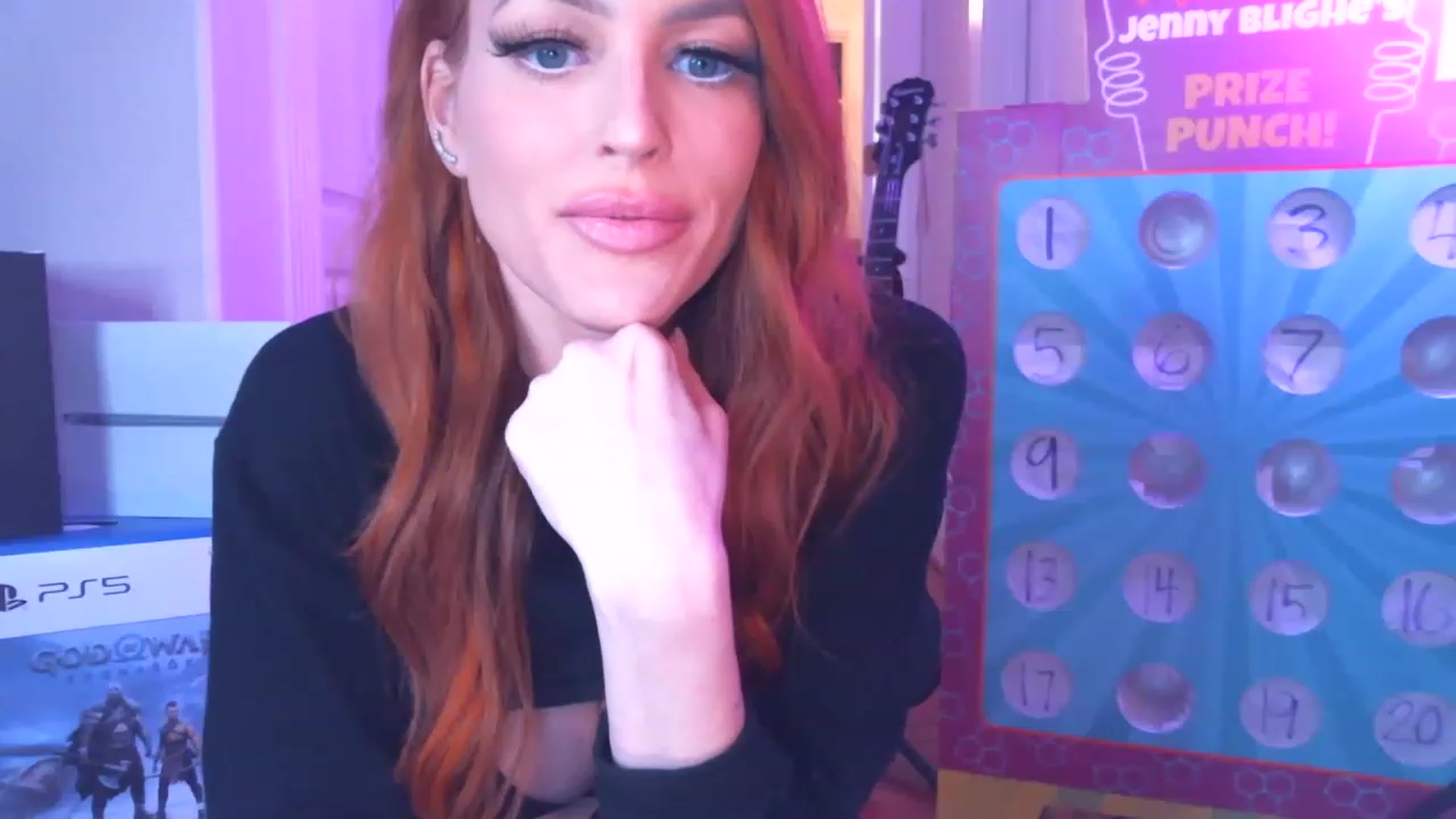 Gallery image thumbnail from JennyBlighe's myfreecams stream on, 12/11/2022, 06:44 image 2 of 20