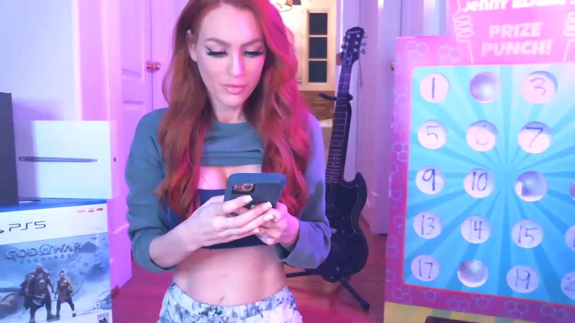 Gallery image thumbnail from JennyBlighe's myfreecams stream on, 12/12/2022, 07:34 image 1 of 20