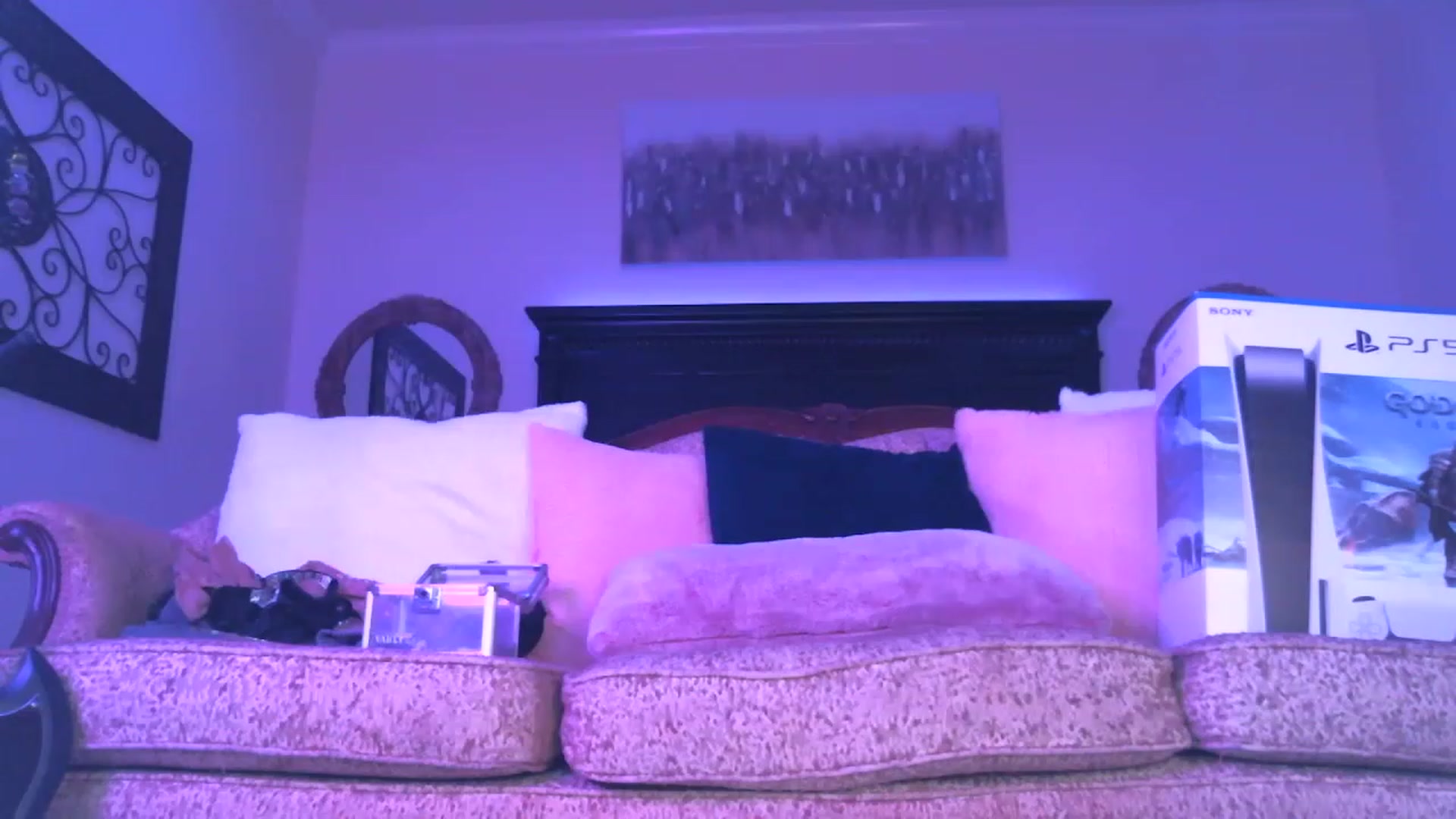 Gallery image thumbnail from JennyBlighe's myfreecams stream on, 01/08/2023, 07:30 image 17 of 20