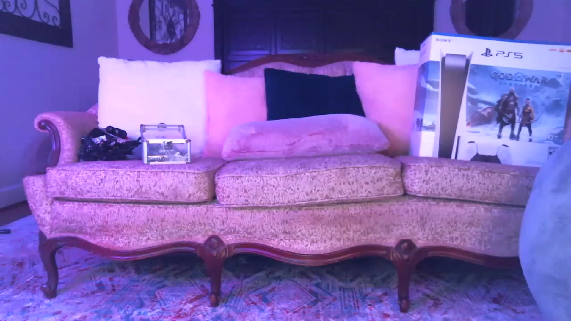 Gallery image thumbnail from JennyBlighe's myfreecams stream on, 01/12/2023, 05:25 image 2 of 20