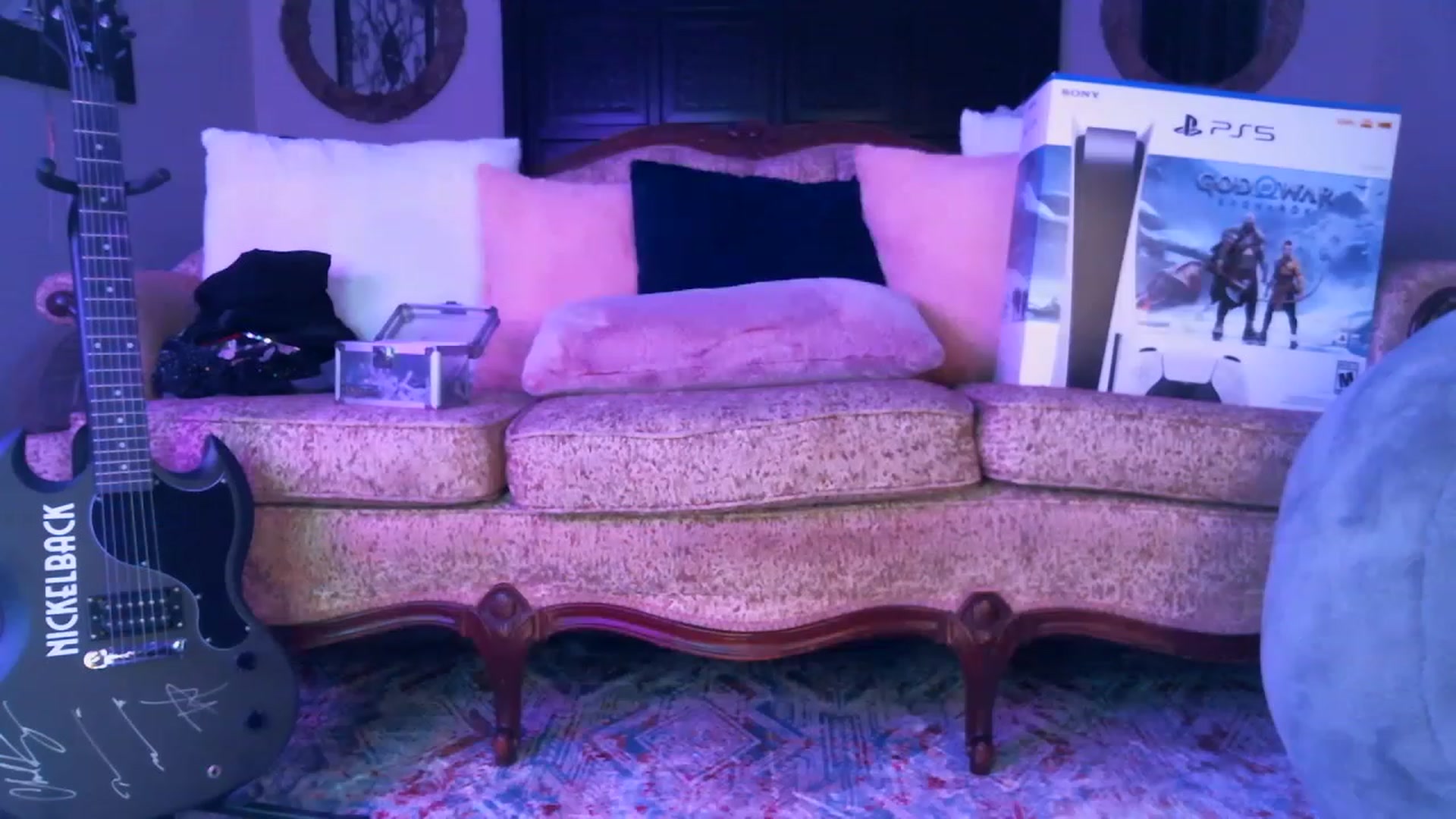 Gallery image thumbnail from JennyBlighe's myfreecams stream on, 01/13/2023, 04:41 image 9 of 20
