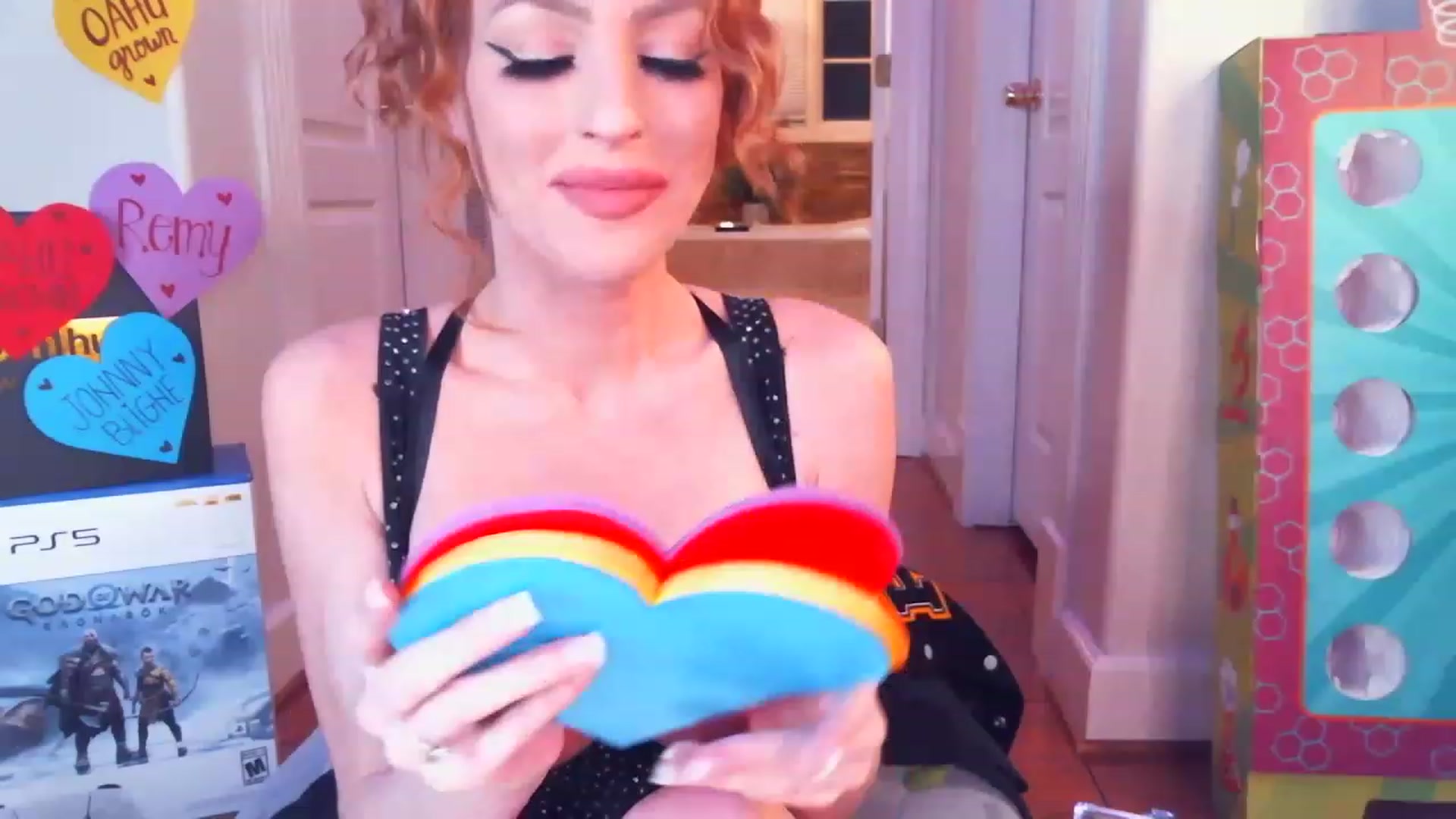 Gallery image thumbnail from JennyBlighe's myfreecams stream on, 02/09/2023, 05:57 image 4 of 20
