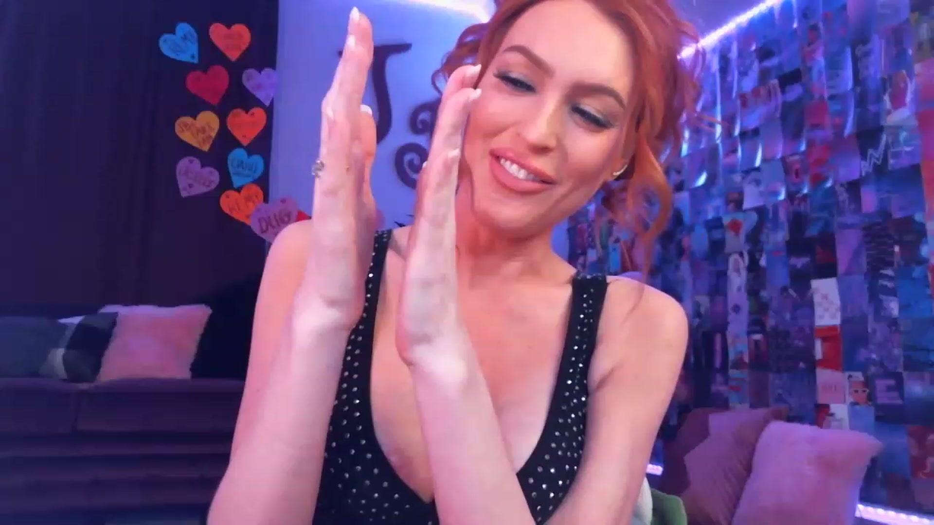 Gallery image thumbnail from JennyBlighe's myfreecams stream on, 02/19/2023, 07:16 image 8 of 20