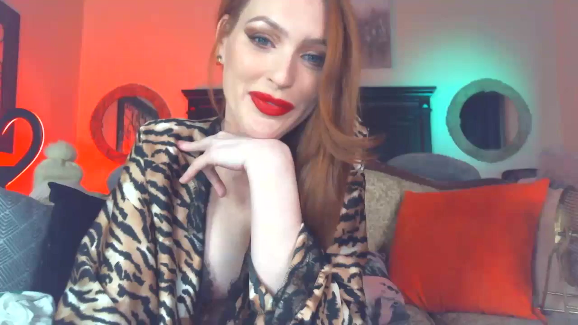 Gallery image thumbnail from JennyBlighe's myfreecams stream on, 01/18/2024, 09:47 image 14 of 20