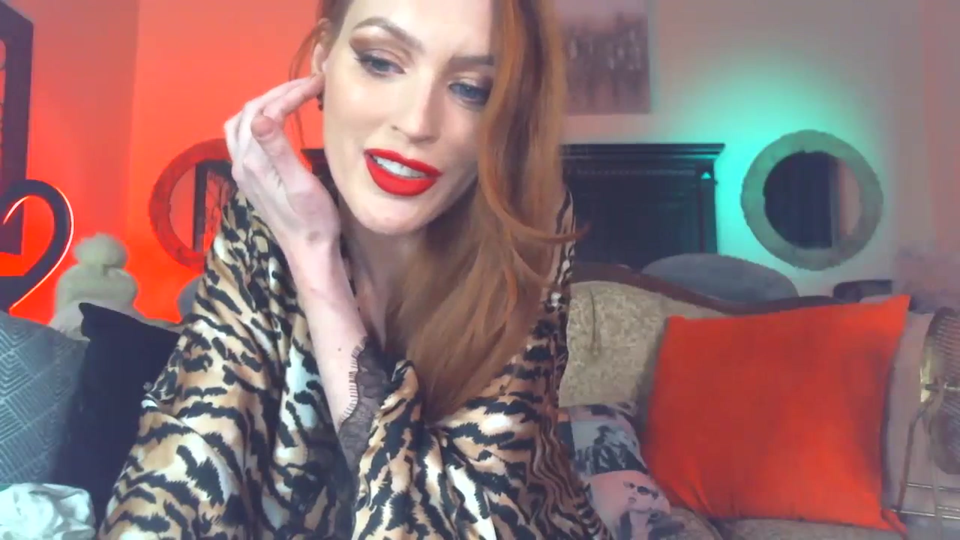 Gallery image thumbnail from JennyBlighe's myfreecams stream on, 01/18/2024, 09:47 image 10 of 20