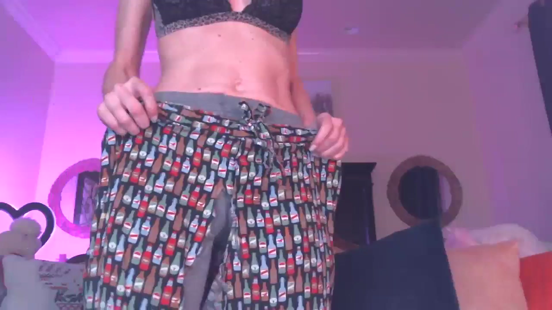 Gallery image thumbnail from JennyBlighe's myfreecams stream on, 01/26/2024, 06:07 image 1 of 20