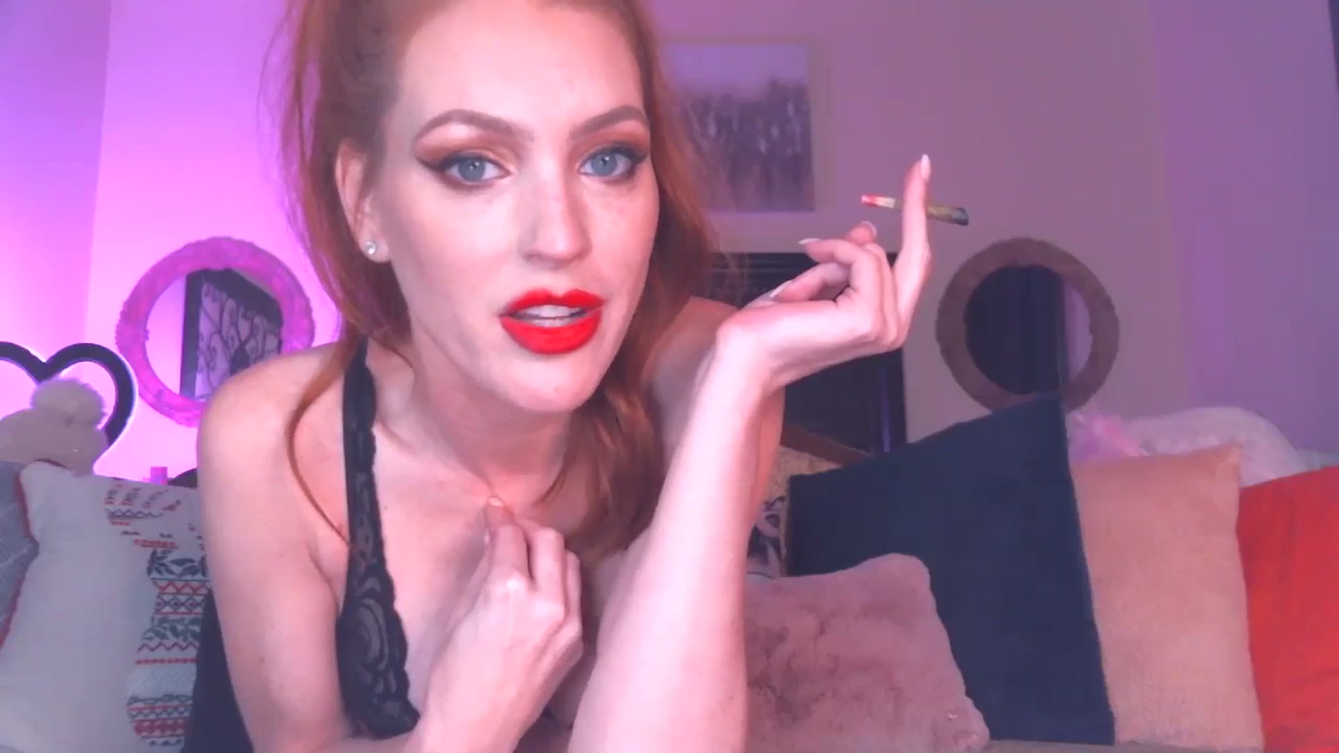 Gallery image thumbnail from JennyBlighe's myfreecams stream on, 01/26/2024, 06:30 image 4 of 20