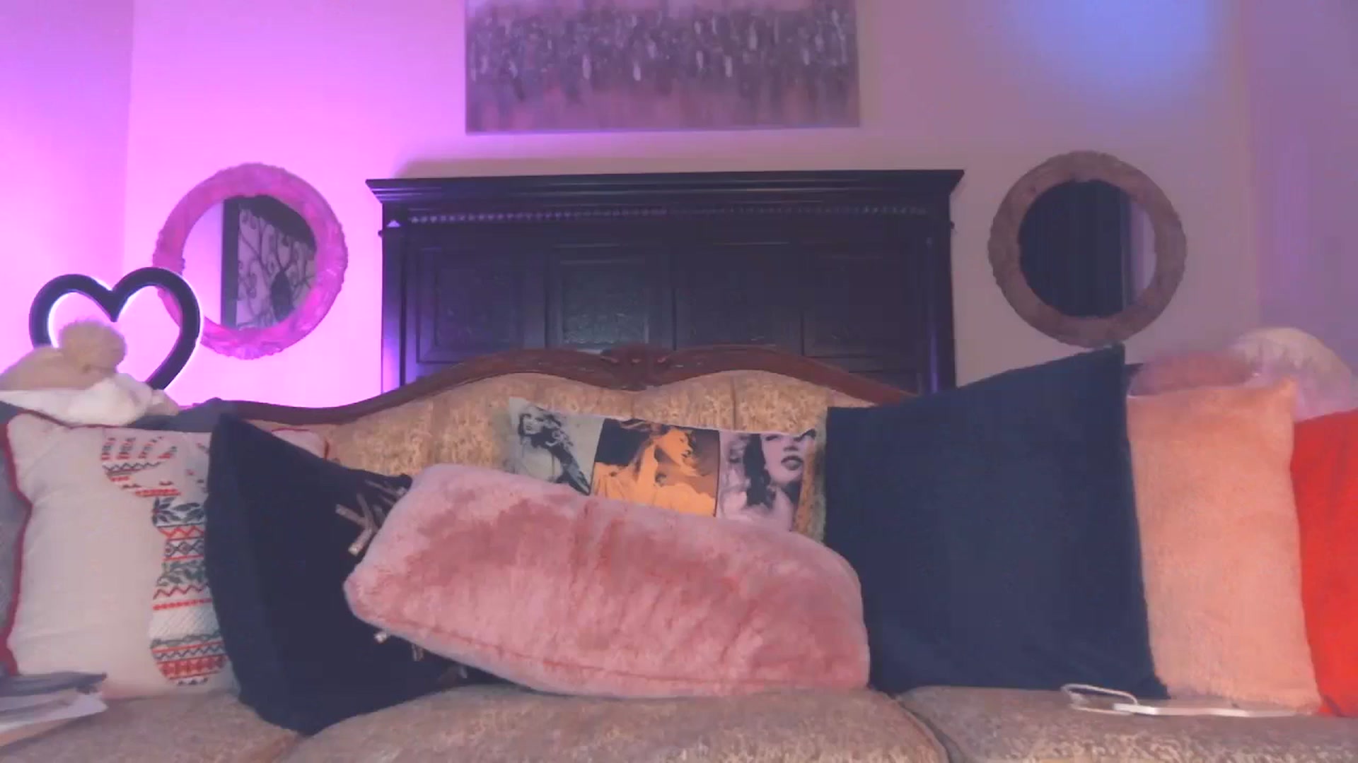 Gallery image thumbnail from JennyBlighe's myfreecams stream on, 01/31/2024, 10:14 image 3 of 20