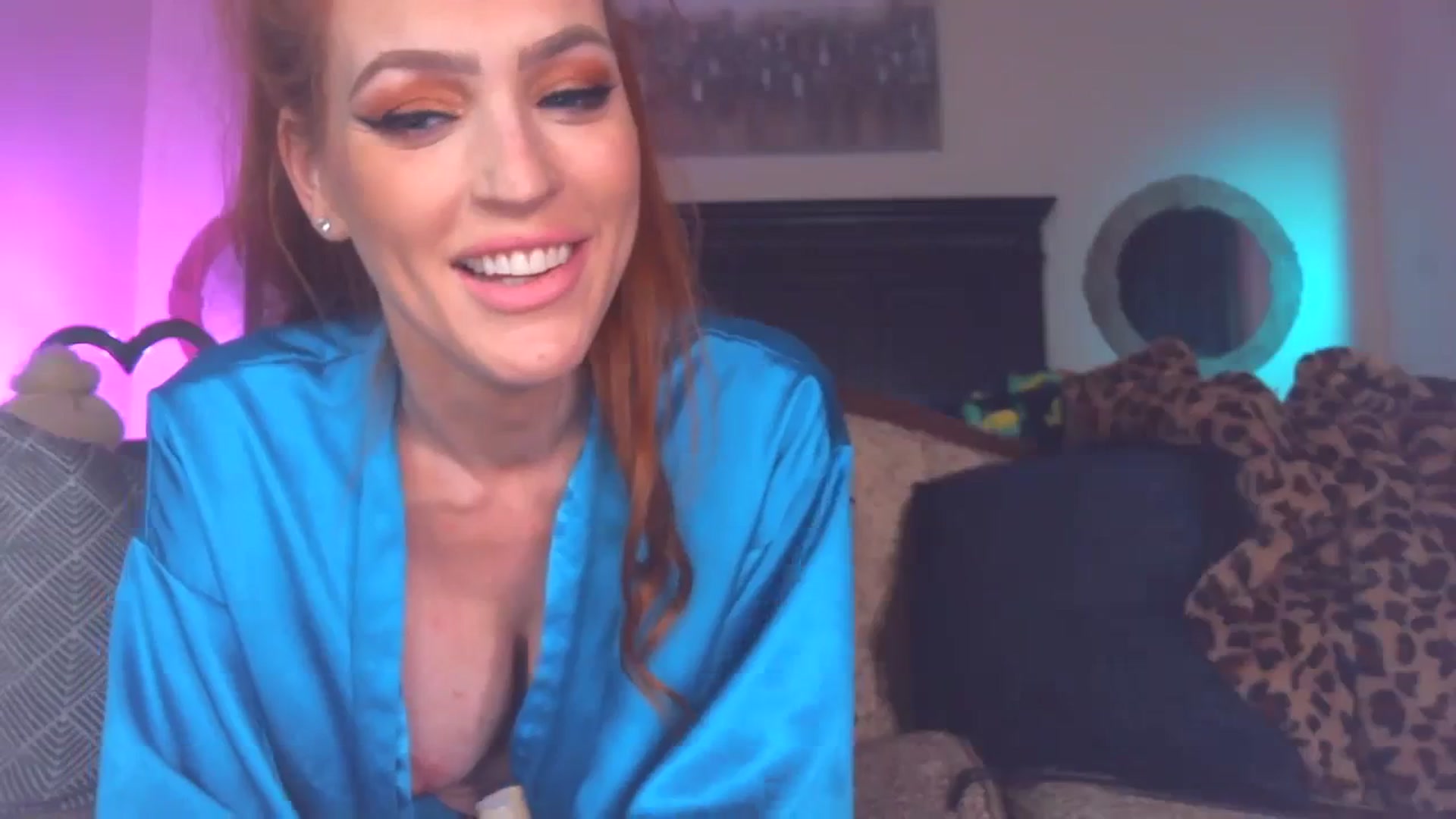 Gallery image thumbnail from JennyBlighe's myfreecams stream on, 02/13/2024, 10:03 image 19 of 20