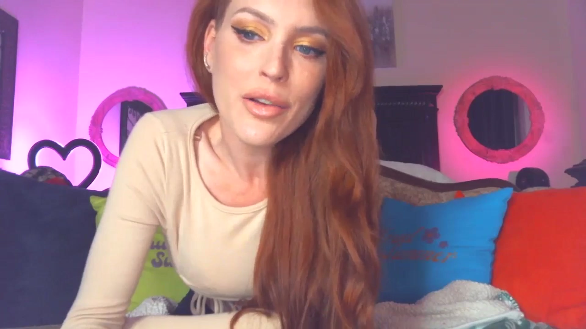 Gallery image thumbnail from JennyBlighe's myfreecams stream on, 06/11/2024, 05:34 image 3 of 20