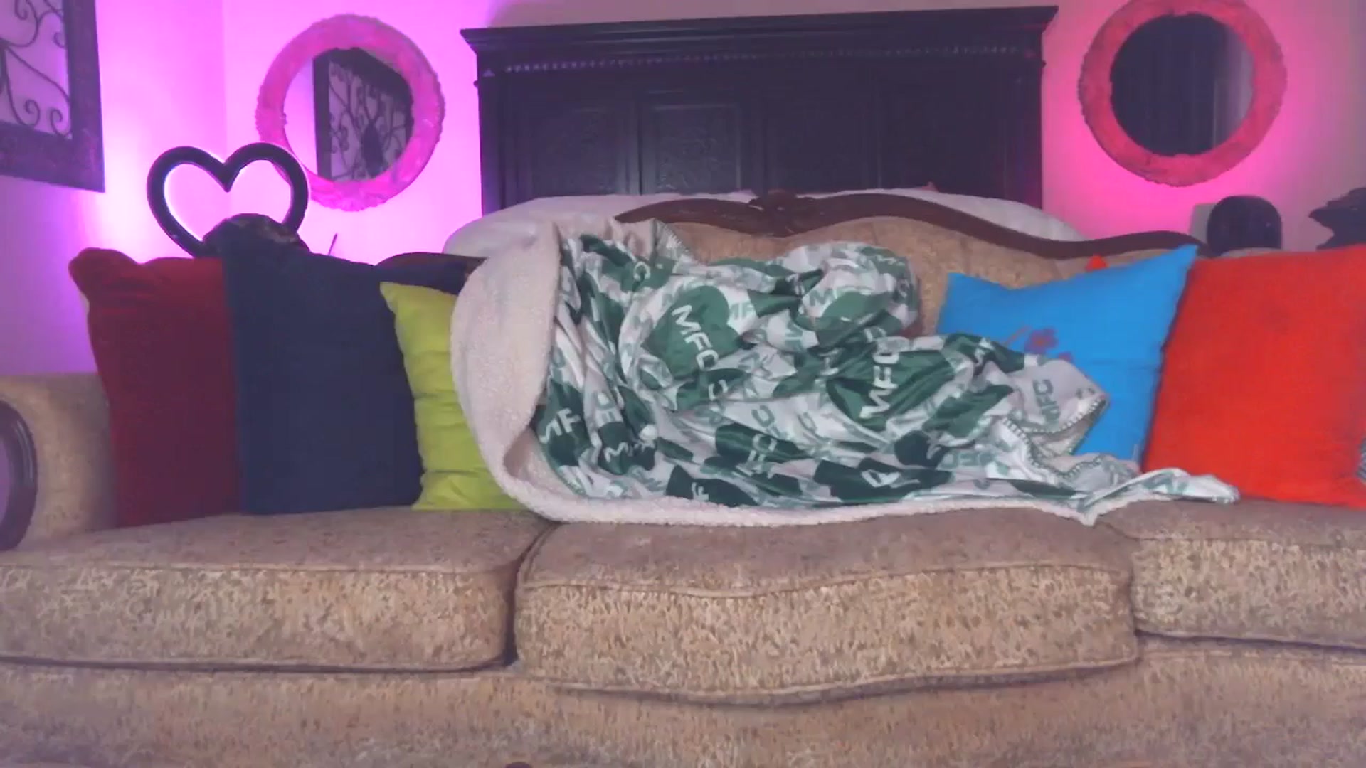 Gallery image thumbnail from JennyBlighe's myfreecams stream on, 06/11/2024, 06:35 image 8 of 20
