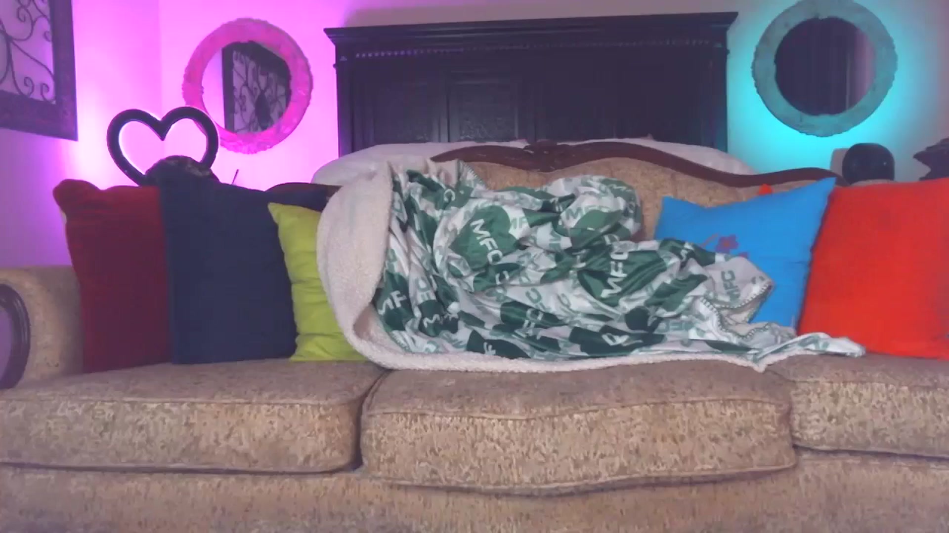 Gallery image thumbnail from JennyBlighe's myfreecams stream on, 06/11/2024, 06:35 image 20 of 20