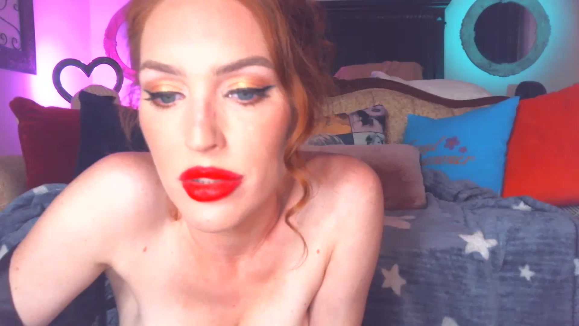 Gallery image thumbnail from JennyBlighe's myfreecams stream on, 06/14/2024, 10:31 image 18 of 20