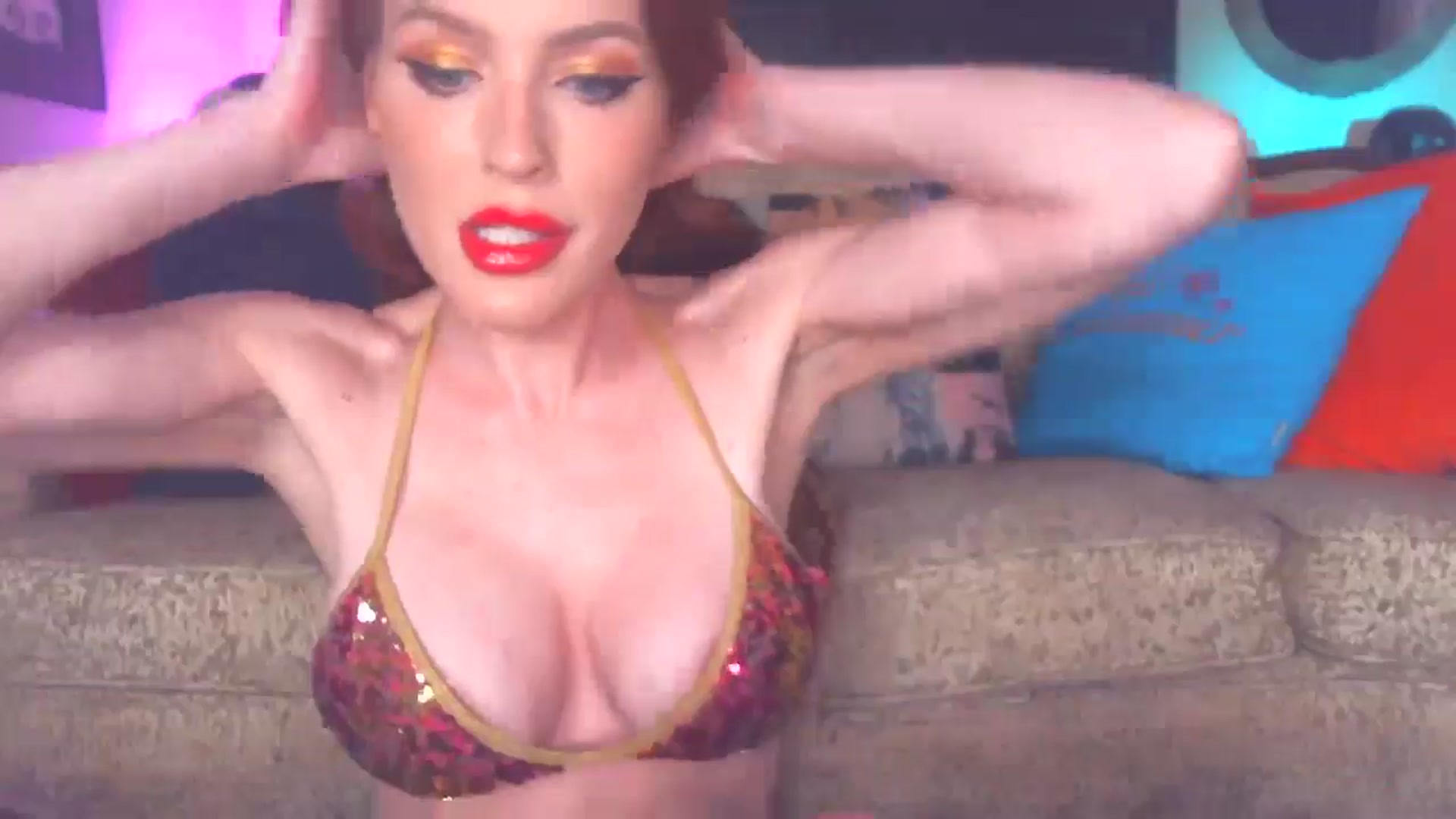 Gallery image thumbnail from JennyBlighe's myfreecams stream on, 06/18/2024, 07:10 image 14 of 20