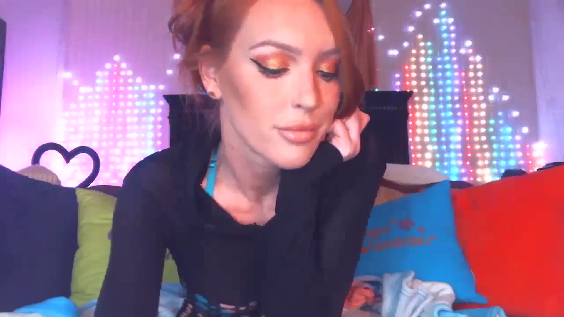 Gallery image thumbnail from JennyBlighe's myfreecams stream on, 06/29/2024, 03:45 image 2 of 20