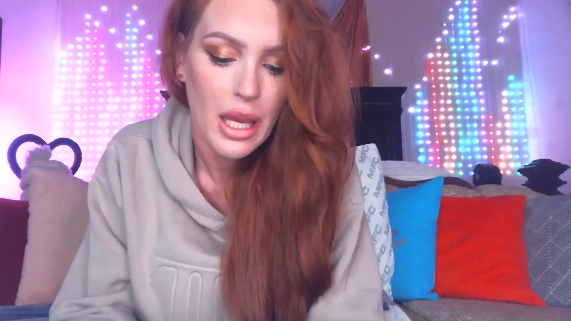 Gallery image thumbnail from JennyBlighe's myfreecams stream on, 07/11/2024, 06:48 image 1 of 20