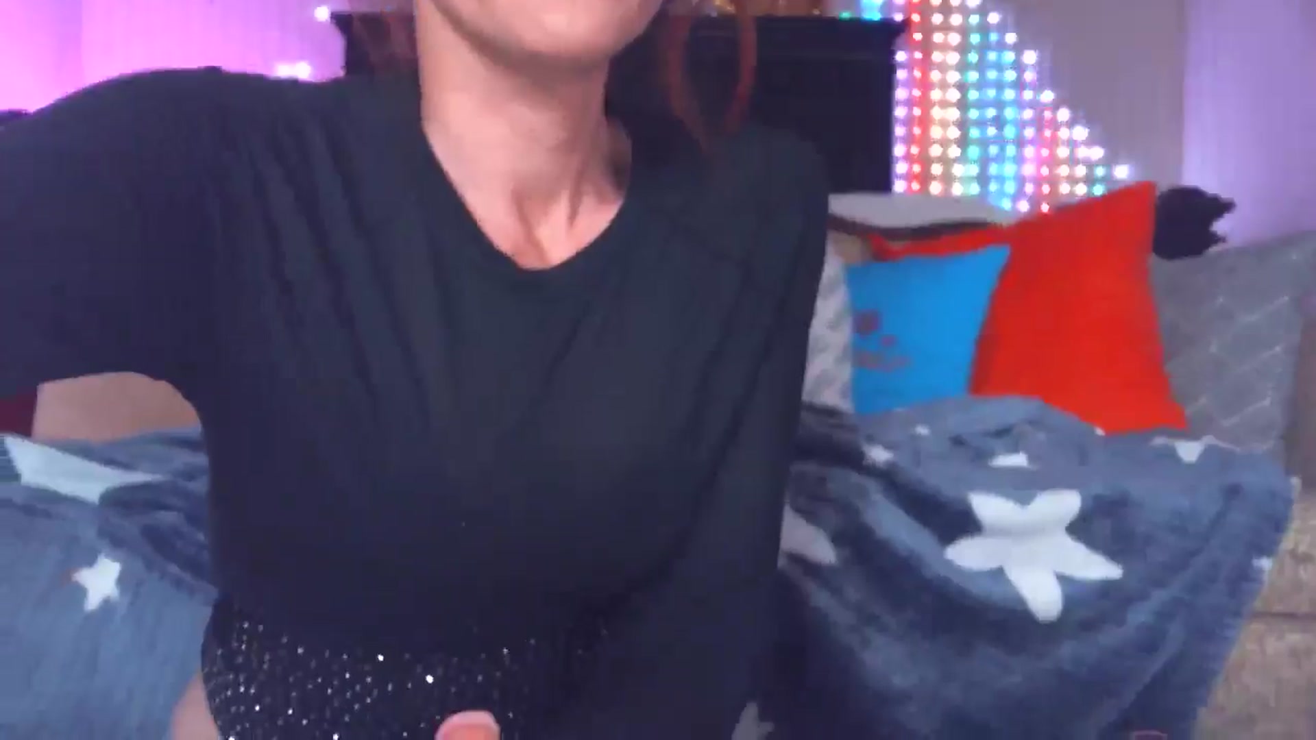 Gallery image thumbnail from JennyBlighe's myfreecams stream on, 07/12/2024, 06:51 image 16 of 20