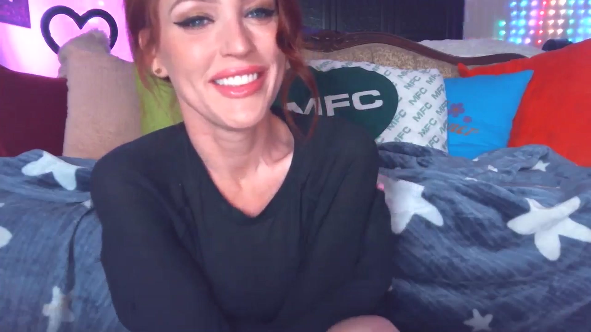 Gallery image thumbnail from JennyBlighe's myfreecams stream on, 07/12/2024, 06:51 image 8 of 20
