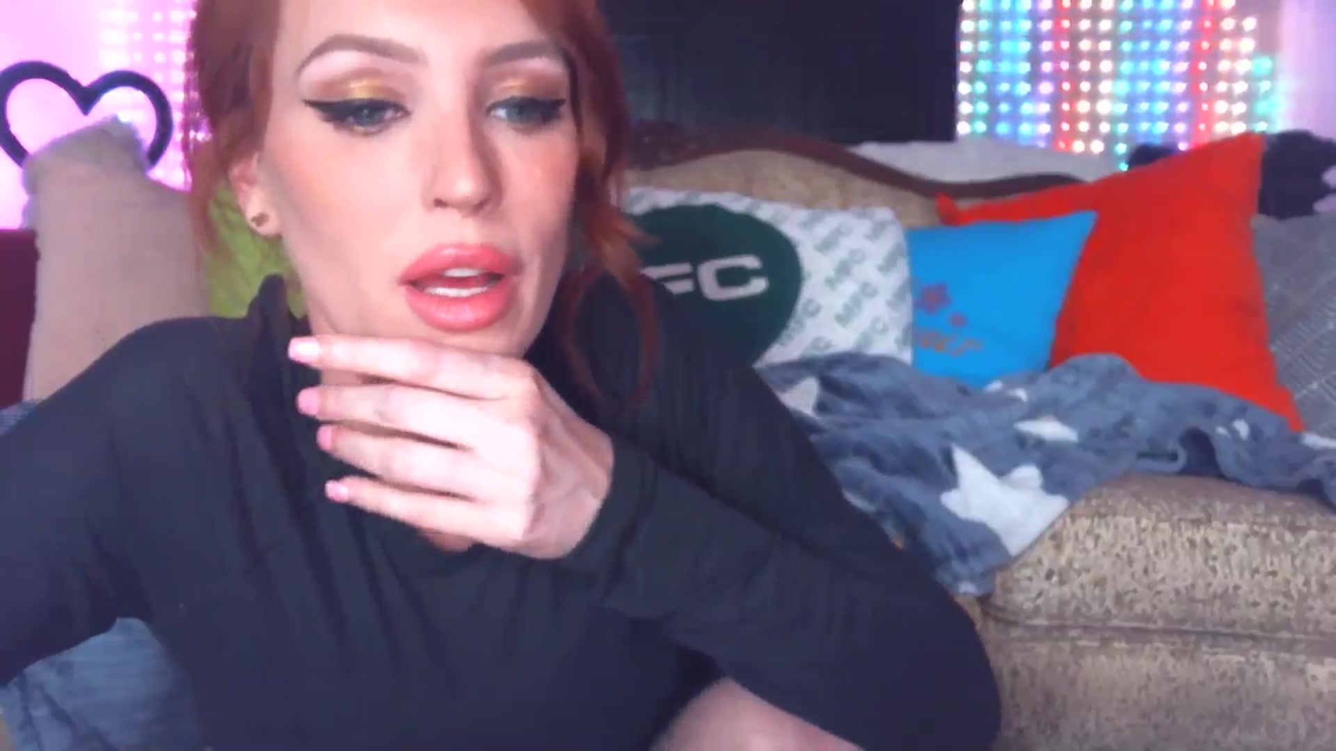 Gallery image thumbnail from JennyBlighe's myfreecams stream on, 07/12/2024, 06:51 image 7 of 20