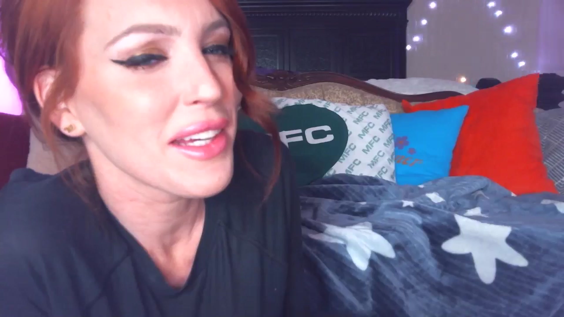 Gallery image thumbnail from JennyBlighe's myfreecams stream on, 07/12/2024, 06:51 image 13 of 20